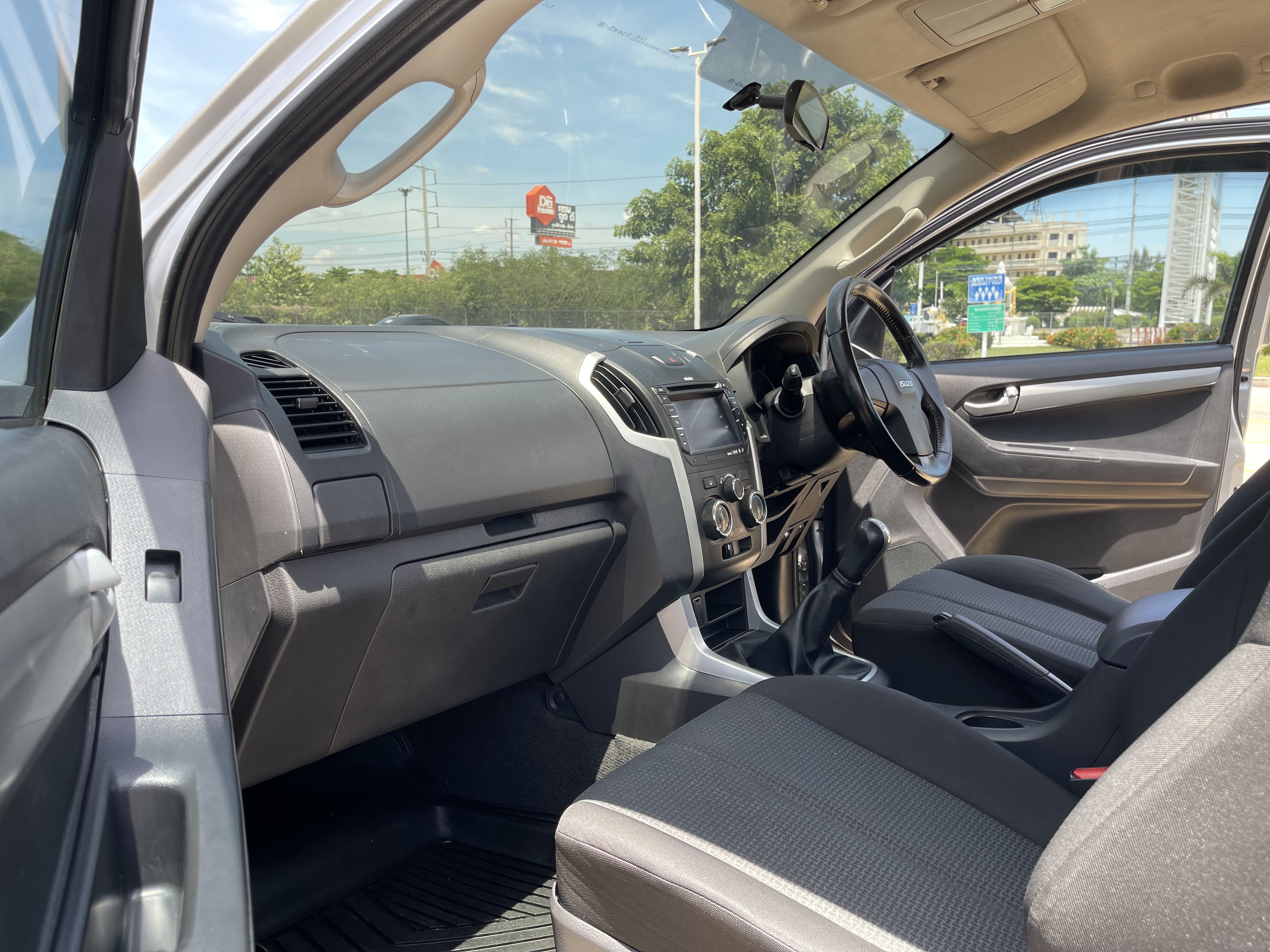 Isuzu Dmax All New Cab Hilander 2.5 Vgs Z Dvd 2014 เงิน