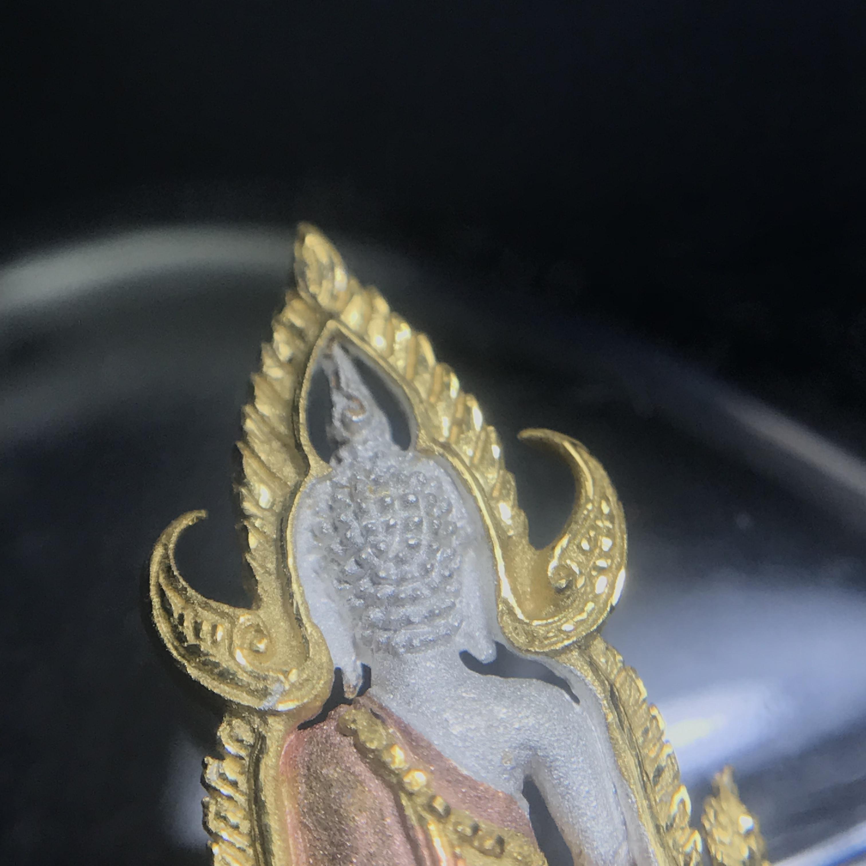 พระพุทธชินราช ภปร. โครงการ เพราะแผ่นดินนี้คือแผ่นดินเกิด เนื้อเงินชุบสามกษัตริย์ ปี2551 ขนาดหน้าตัก1/4นิ้ว (สวยงามหายาก)