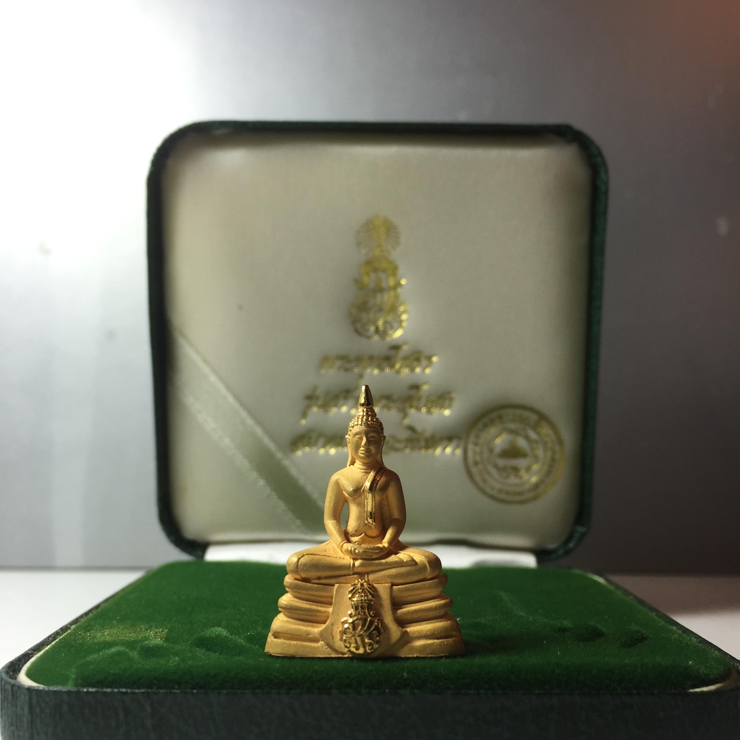 พระกริ่งพระพุทธโสธร ภ.ป.ร.ย้อนยุค รุ่นสร้างพระอุโบสถ เนื้อทองคำ พ.ศ.2539