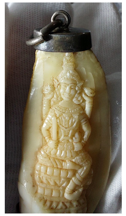 เขี้ยวหมี(เต็มเขี้ยว) แกะรูปพระอินทร์--BPT2580-A