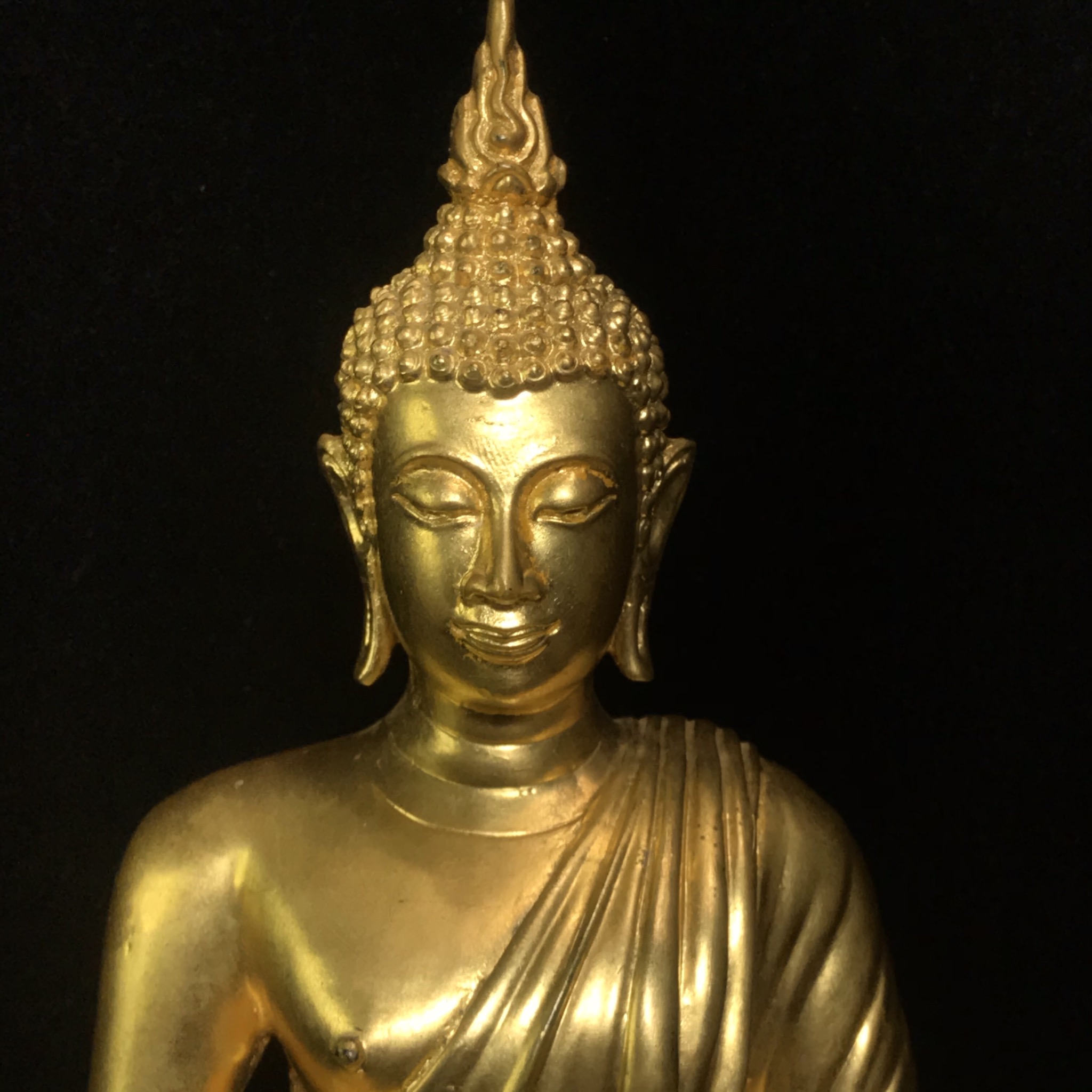 พระพุทธนวมมหาราชายุจฉับปริวัตนมงคล ภปร. พระบาทสมเด็จพระเจ้าอยู่ห้วรัชกาลที่9 เนื่องในวโรกาสเฉลิมพระชนมพรรษา 6 รอบ ( 72 พรรษา )ปี 2542 โดยสำนักนายกรัฐมนตรี หน้าตัก 5นิ้ว(พิธีใหญ่ พุทธศิลป์สวย งดงาม)