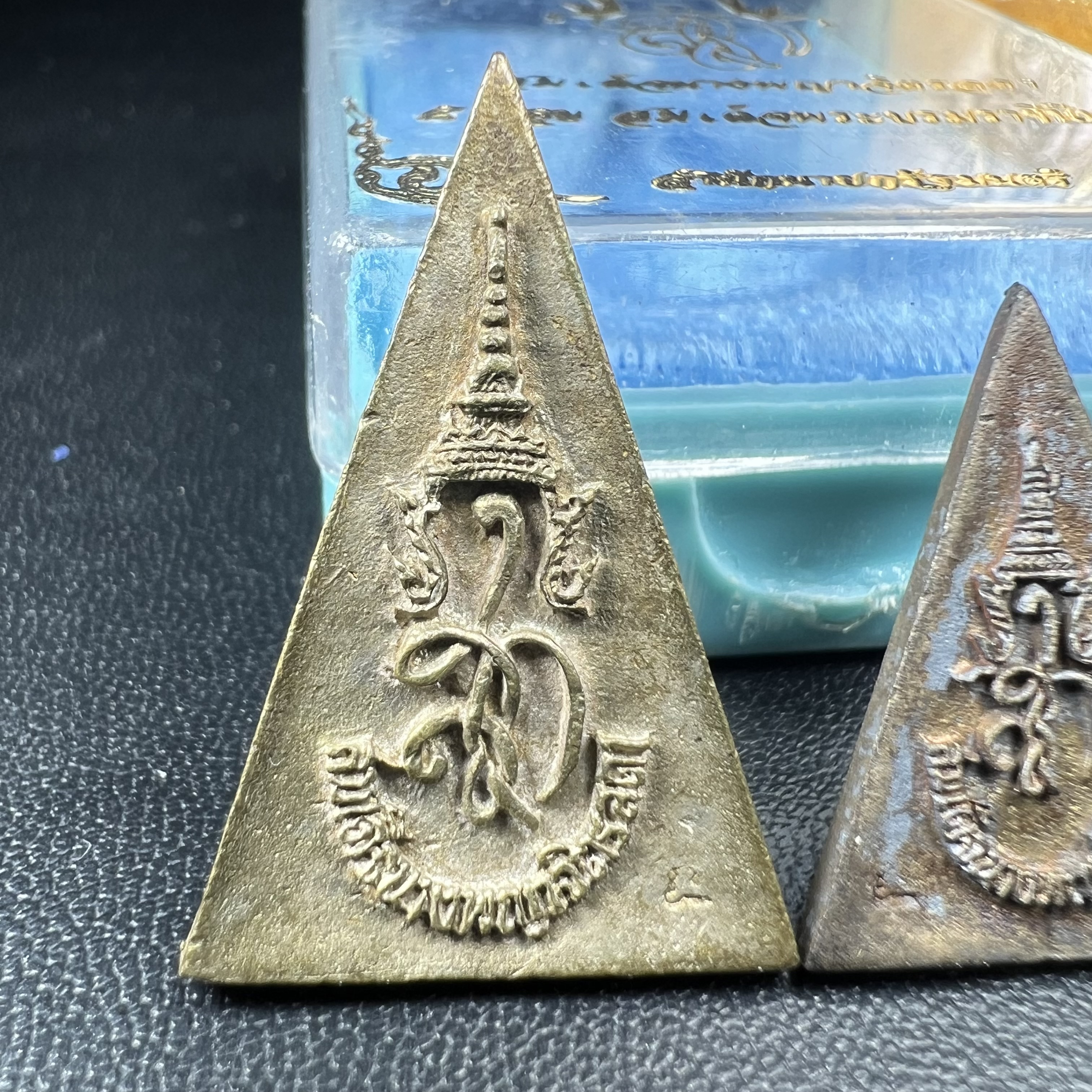 สมเด็จนางพญาจิตรลดา สก. พิมพ์ใหญ่และพิมพ์เล็ก + สมเด็จพระสังกัจจายน์ สก. ครบชุดเนื้อนวโลหะ(รวม 3 องค์) เฉลิมพระชนมพรรษา 5 รอบ สมเด็จพระบรมราชินีนาถ ปี 2535 จัดสร้างโดย สำนักนายกรัฐมนตรี (พิธีปลุกเสกใหญ่ 3 วาระ)(ในหลวง ร.๙ และพระราชินี เสด็จในพิธี)