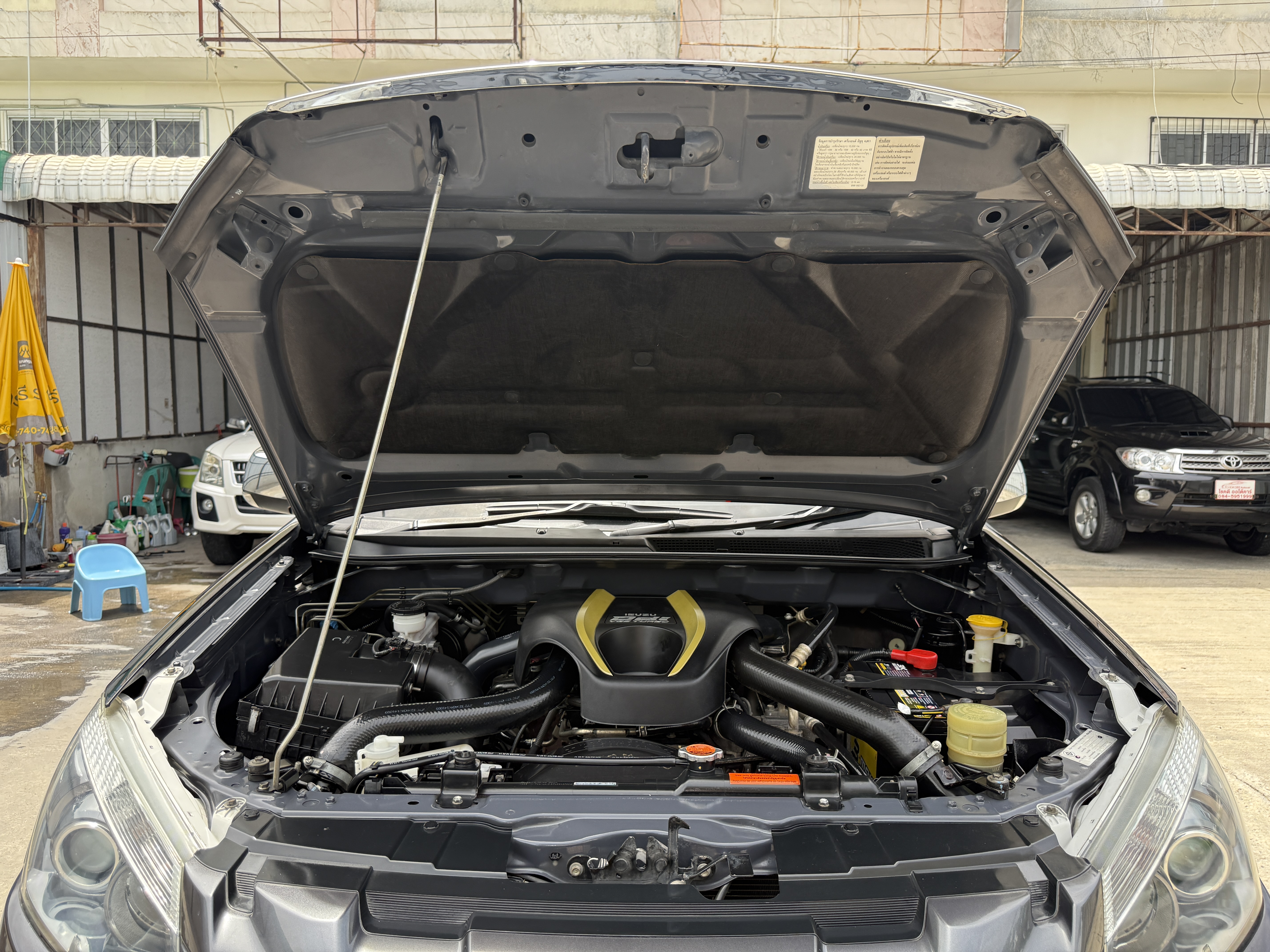 Isuzu Dmax All New 4ประตู Hilander 2.5 Vgs Z Prestige Navi X-Series Push Start At 2015 ดำ