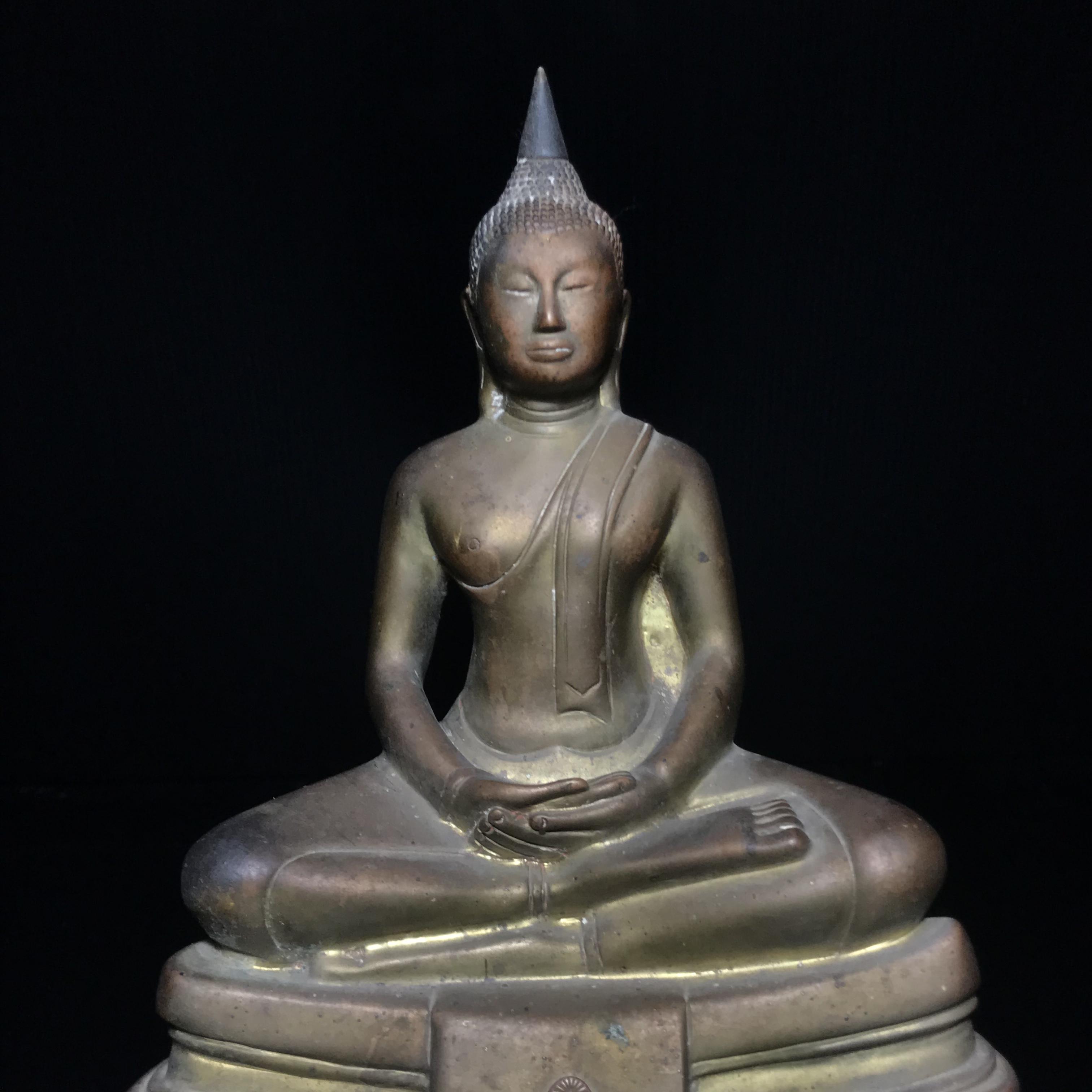 พระบูชาพระพุทธโสธร ภปร. รุ่นย้อนยุค ปี2539 กาญจนาภิเษกครองราชสมบัติครบ 50ปี หน้าตัก 5นิ้ว หมายเลข01093