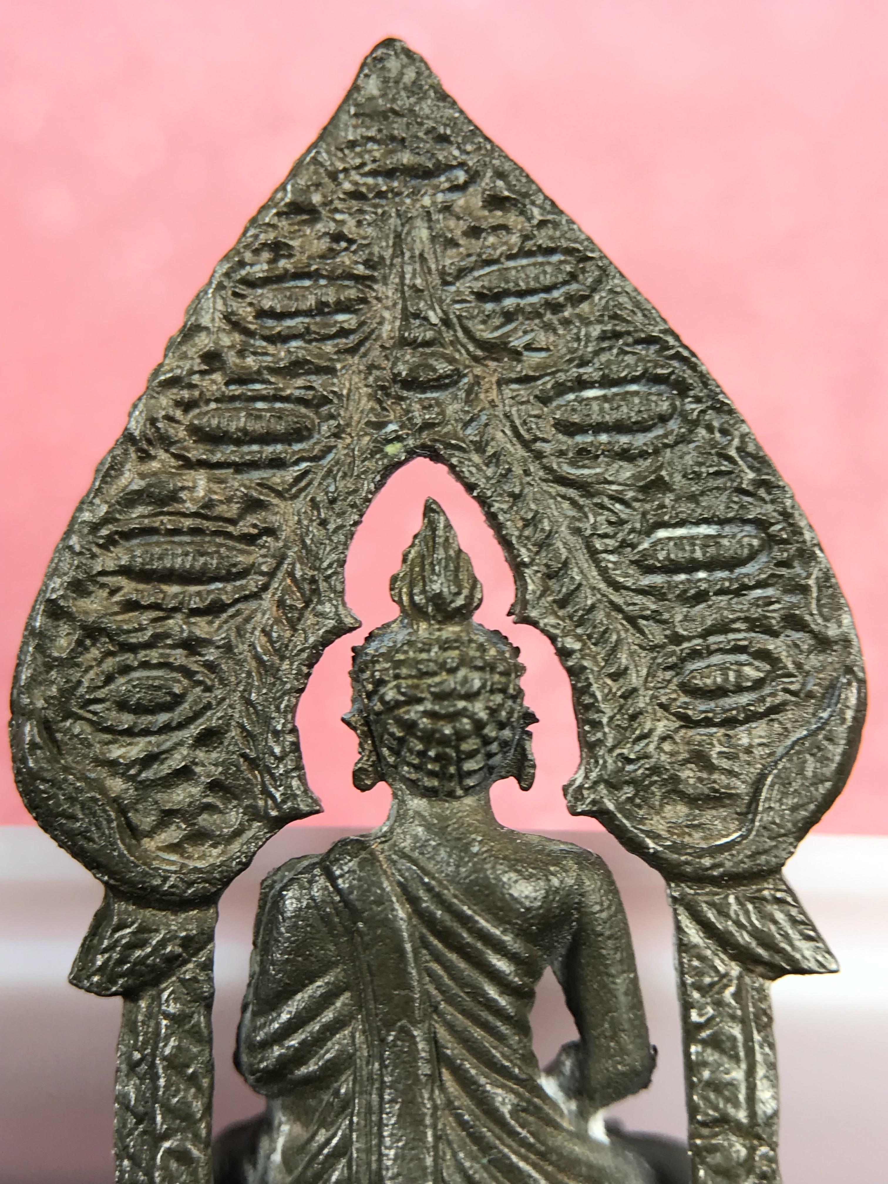 พระกริ่งนิรันตราย สมโภชครบ 108 ปี วัดราชประดิษฐ์ ปี 2515 เนื้อนวโลหะ(องค์หมายเลข ๑๖๘)( ในหลวง ร.9 เสด็จเททอง)( จำนวนสร้าง 1 ใน 999 องค์) (พิธีใหญ่ เกจิคณาจารย์ในยุคล้นหลาม หลวงปู่โต๊ะ วัดประดู่ฉิมพลีร่วมปลุกเสก)หายาก