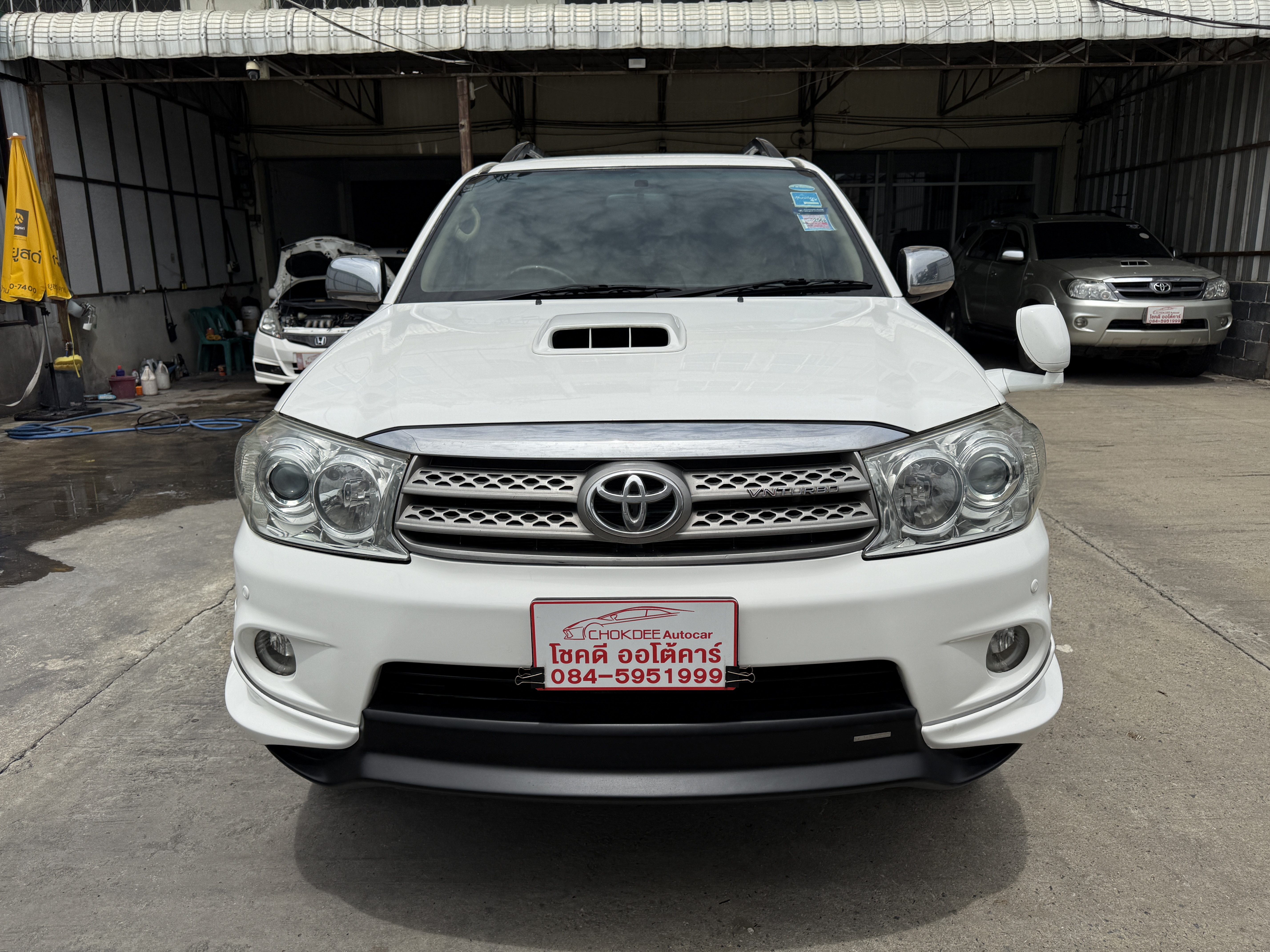 Toyota Fortuner 3.0 V 4WD TRD Sportivo At 2011 ขาว