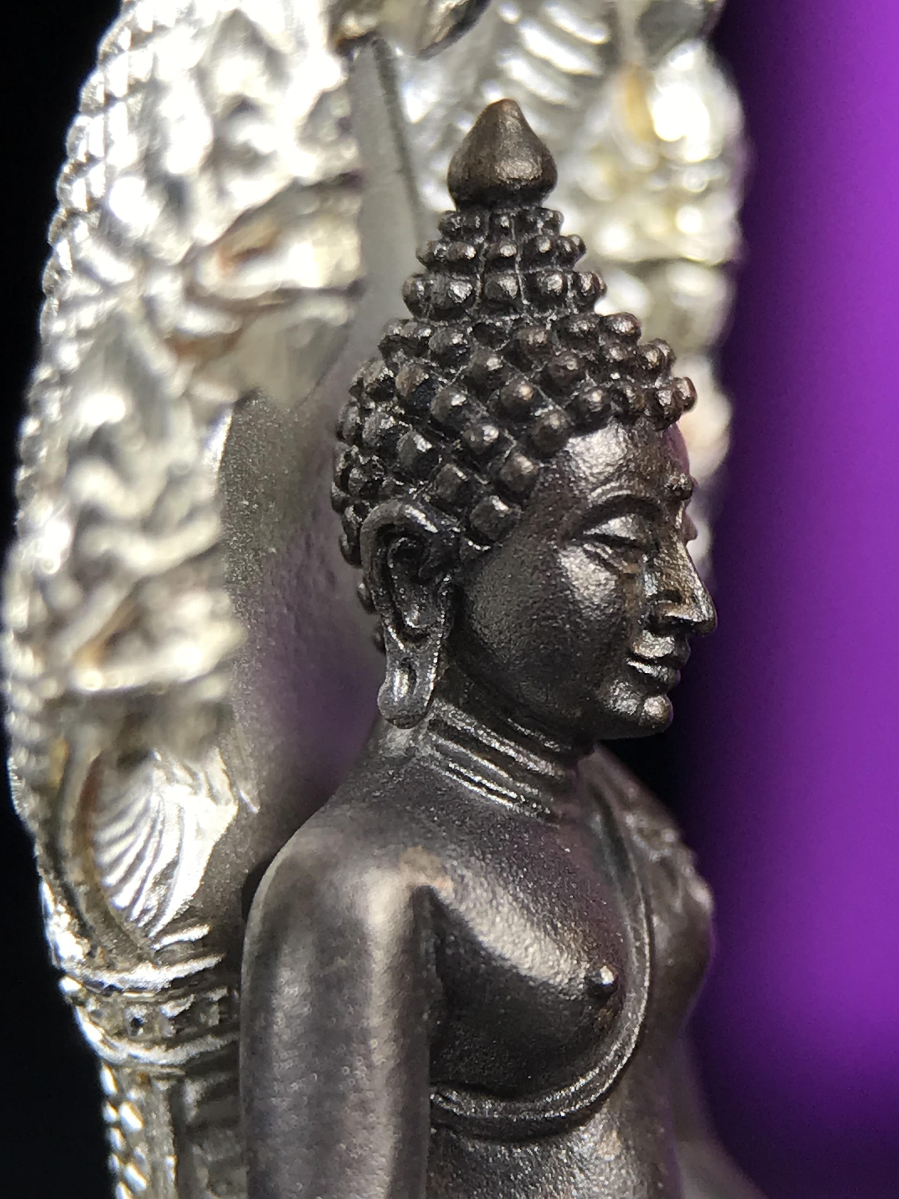 พระนาคปรก สธ. รุ่นสร้างพระอุโบสถเฉลิมพระเกียรติ 4 รอบ 84 พรรษา สมเด็จพระเทพรัตนราชสุดาฯ วัดบวรนิเวศวิหาร ปี 2543 พิมพ์ใหญ่ องค์พระเนื้อนวโลหะ ฐานนาคปรกเนื้อเงิน(สภาพ สวย )พิธีใหญ่ พุทธศิลป์งดงาม หายาก(องค์หมายเลขสวย ๒๖๗) (1 ใน 1999 องค์)