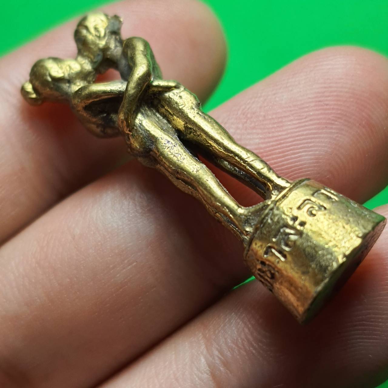 ของเสน่ห์ อิ่นยืนกอดกัน อิ่นคู่รัก อิ่นคู่ อิ่นแท้ อิ่นรัก อิ่น