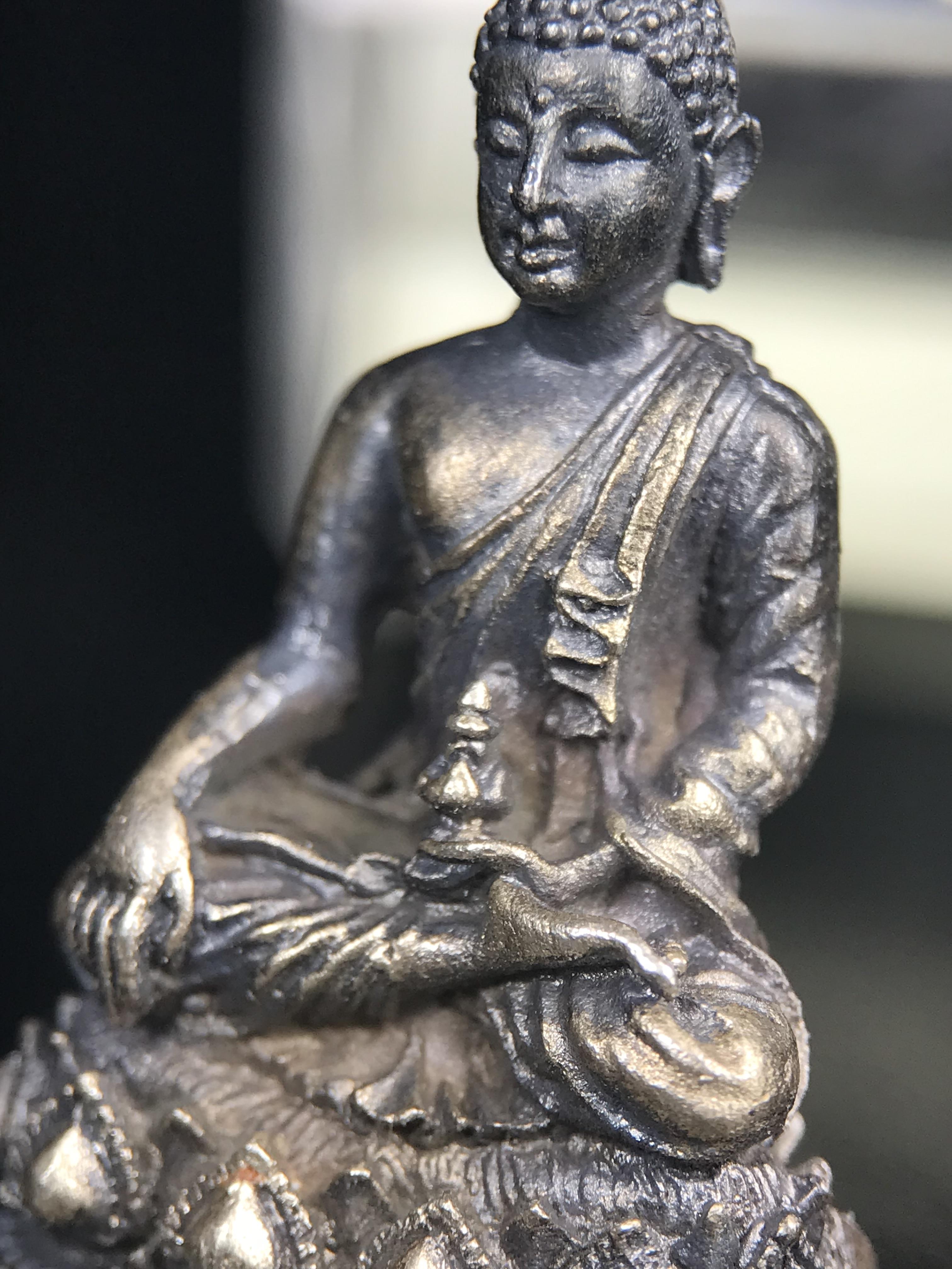 พระกริ่งพรหมรังสี อนุสรณ์ 190 ปี สมเด็จพระพุฒาจารย์ โต วัดอินทรวิหาร ปี2521 เนื้อเงิน(ผิวเดิมเข้มขลัง)พิธีมหาพุทธาภิเษกครั้งยิ่งใหญ่ พิธีสรรพสิทธิชัยไพรีพินาศมหามังคลาภิเษก หมายถึงฤกษ์การปลุกเสกที่เน้นด้านโชคลาภ มีชัยชนะต่อศัตรูการค้า การงาน(รุ่นนี้แนะนำ)