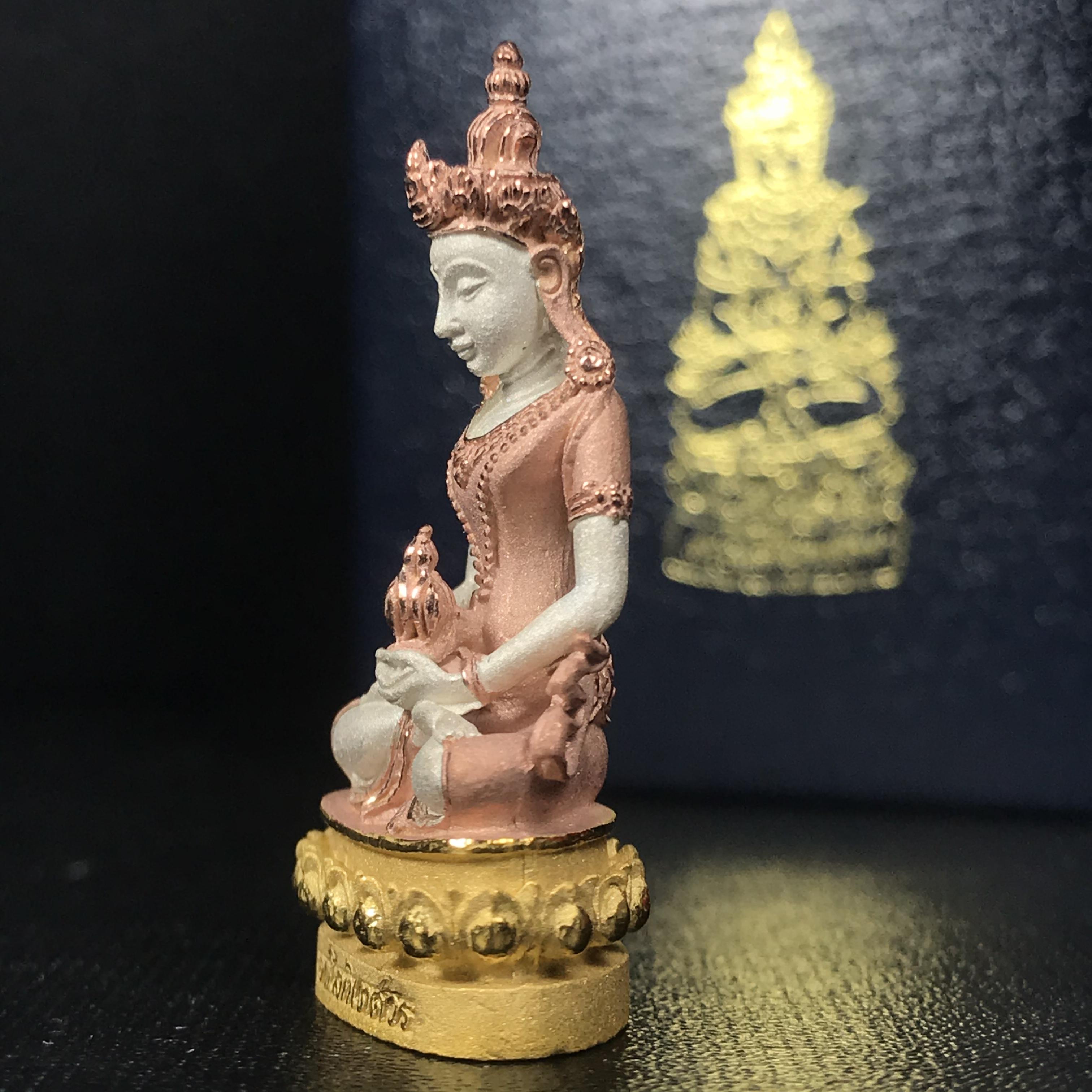 พระกริ่งอวโลกิเตศวร ( เจ้าแม่กวนอิม ) วัดโพธิ์แมนคุณาราม เนื้อเงิน 3 กษัตริย์ พ่นทราย รุ่นอุดมโภคทรัพย์ พ.ศ.2539(อีกหนึ่งรุ่นยอดนิยม พุทธศิลป์สวยงดงาม)