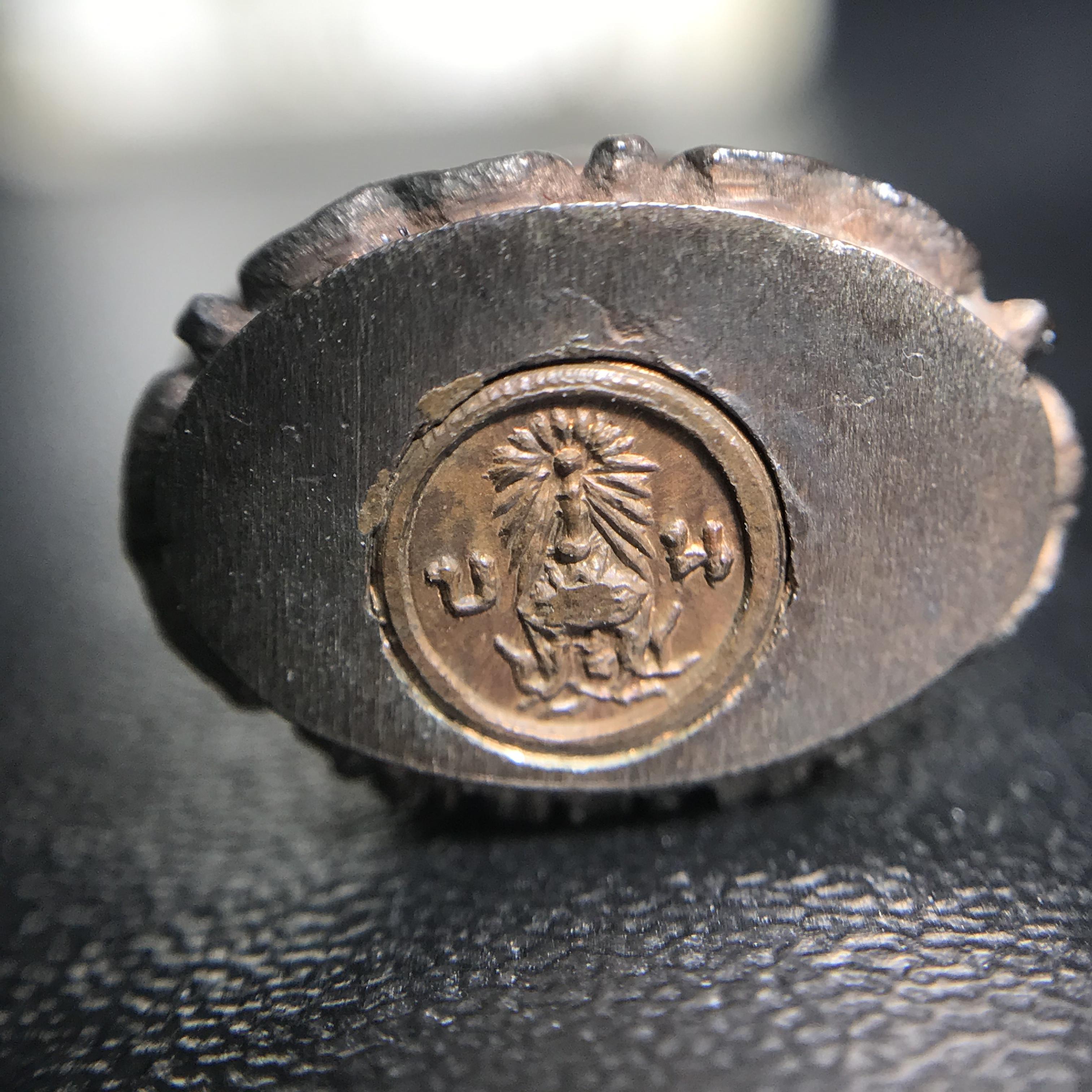 พระกริ่งไพรีพินาศ(รุ่นแรก สมเด็จพระญาณสังวร) วัดเพชรวราราม รุ่นเขาค้อ เนื้อนวโลหะ ตอกโค้ต ปี2520 จ.เพชรบูรณ์(คัดสภาพสวยครบกล่องบรรจุเดิม)(1ใน2309 องค์)