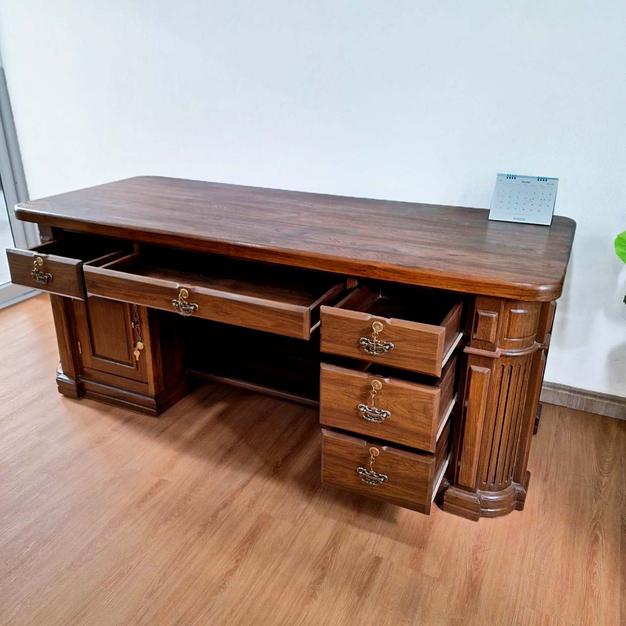 โต๊ะทำงานผู้บริหาร รุ่น executive