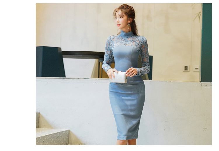 ชุดเดรสสั้นผ้าโพลีเอสเตอร์ผสมผ้าลูกไม้สีฟ้า คอสูง แขนยาว ทรงเข้ารูป สวยดูดี