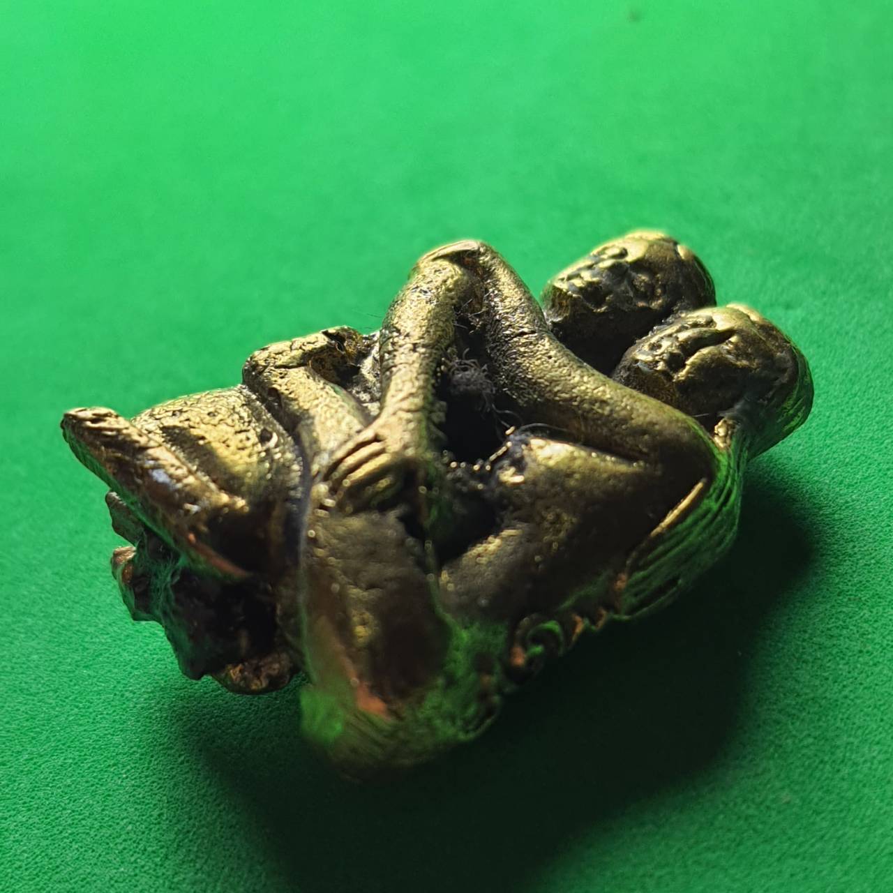 ของเสน่ห์ นั่งกอดกัน อิ่นคู่รัก อิ่นคู่ อิ่นแท้ อิ่นรัก อิ่น