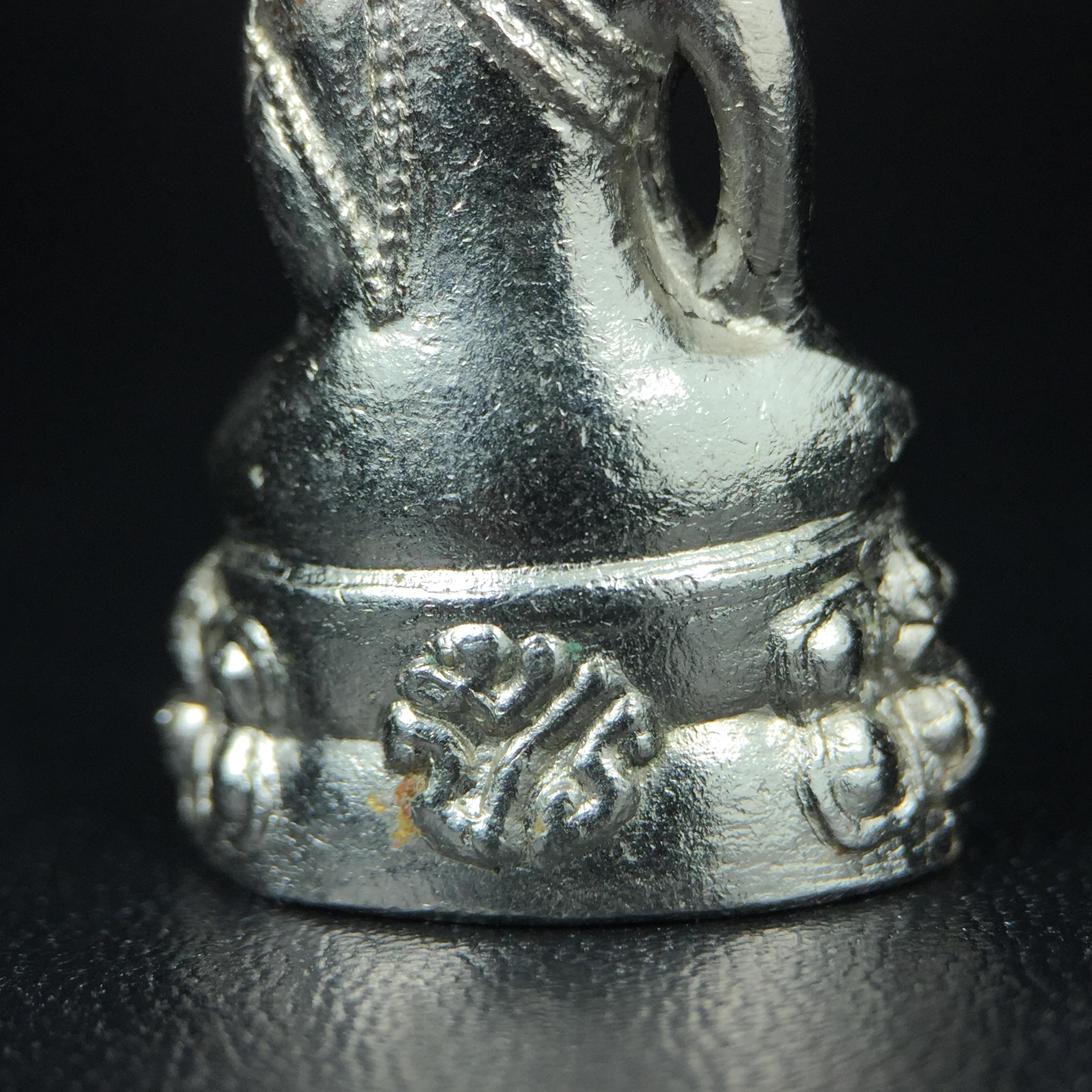 พระกริ่งโสฬส (มปร.) วัดราชประดิษฐ์ ปี 2515 เนื้อกะไหล่เงิน(กรรมการ)(กะไหล่เงินเดิมหายาก) เนื้อกะไหล่ทองเดิม สร้างน้อย หายาก หลวงปู่ทิม ปลุกเสก(ในหลวงรัชกาลที่9 เสด็จเททอง)พระดี พิธีใหญ่