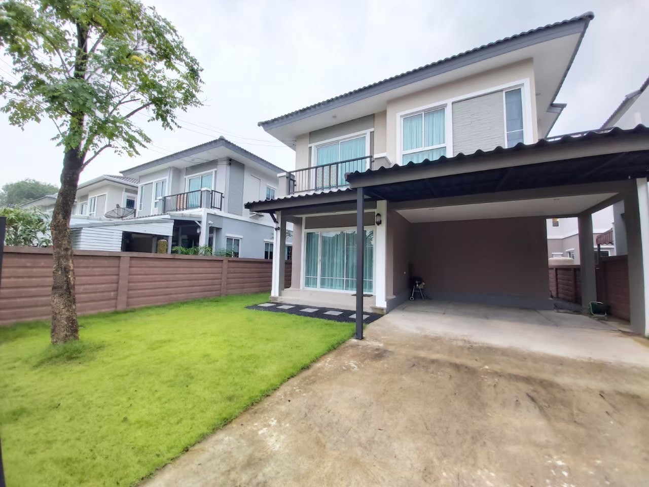 For Rent : Passorn Kohkaew House, 3 bedrooms 2 bathrooms