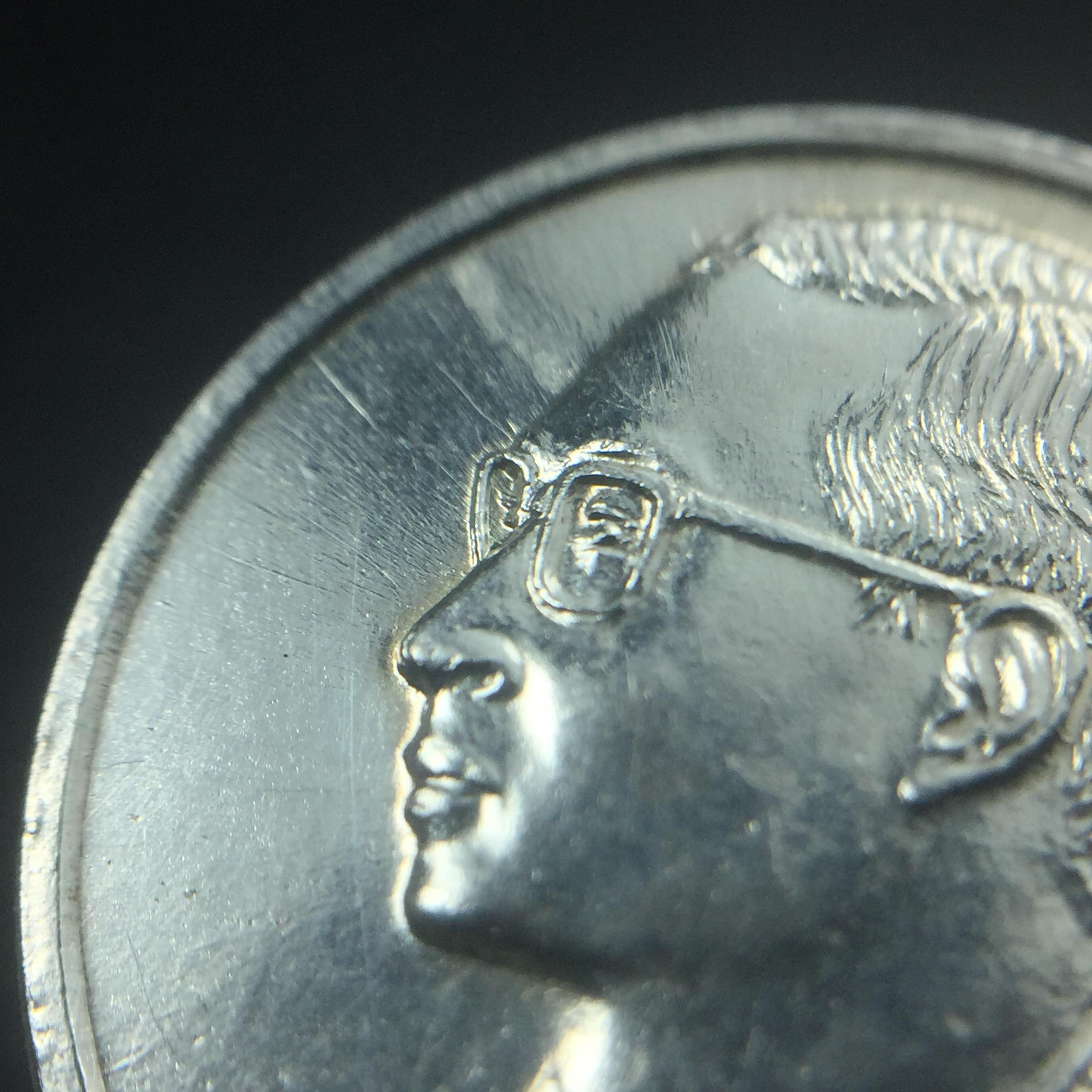 เหรียญพระบรมรูปคุ้มเกล้า รพ.ภูมิพล ปี2522 เนื้อเงิน พิมพ์เล็ก คัดสภาพสวยพร้อมซองบรรจุเดิม(ในหลวงรัชกาลที่9 ทรงจุดไฟพระฤกษ์และเททอง พิธีใหญ่)ยอดนิยมหายาก