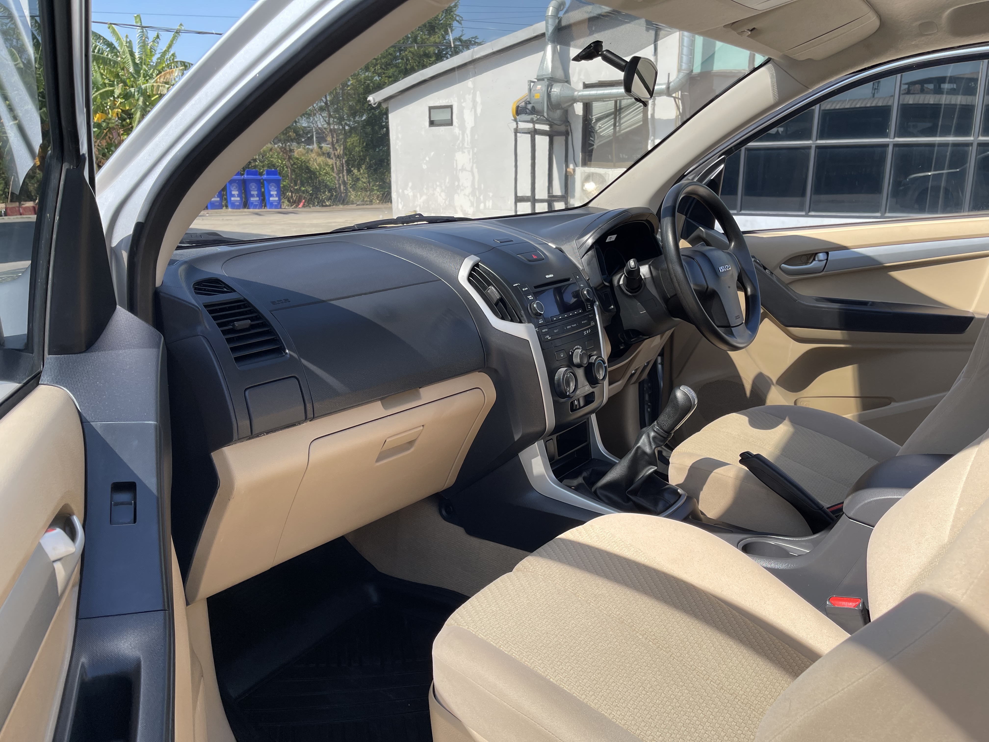 Isuzu Dmax All New Cab 2.5 L 2015 เงิน