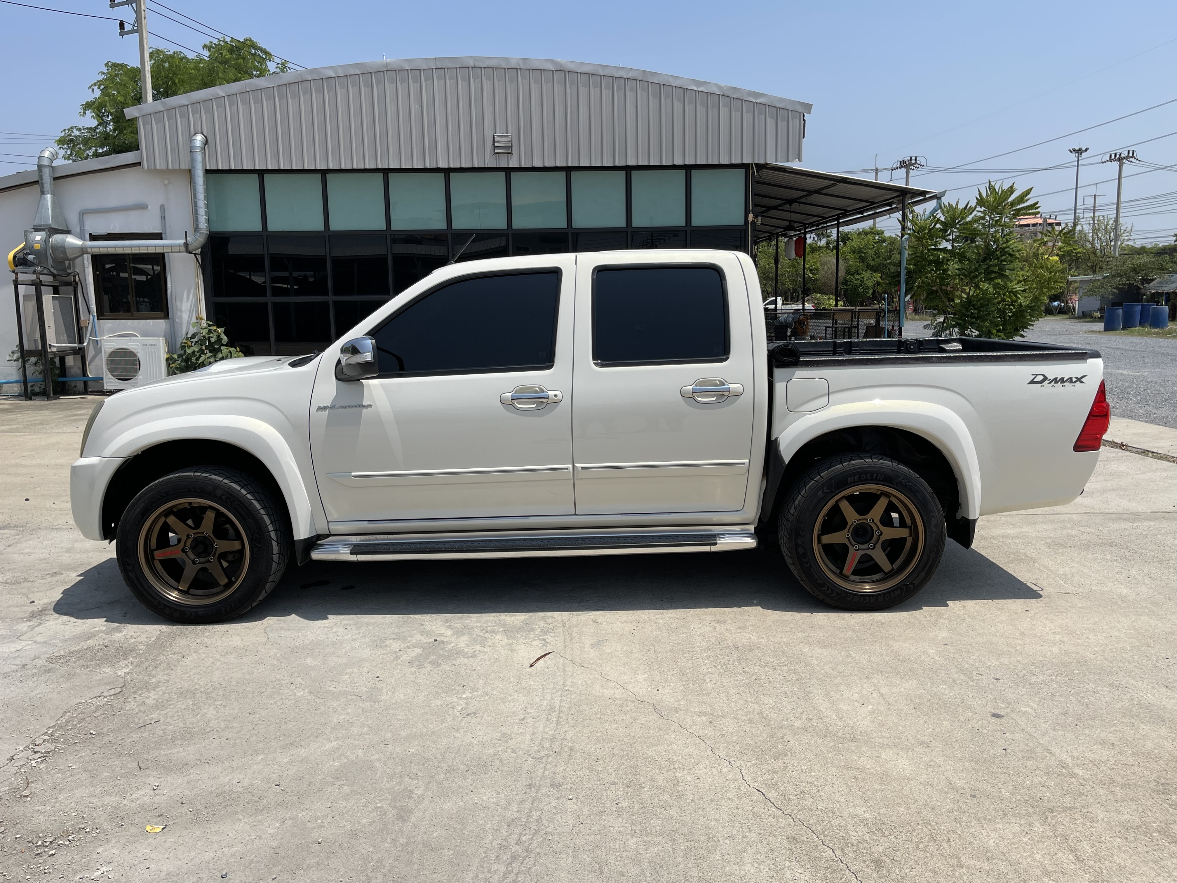 Isuzu Dmax 4ประตู Hilander 3.0 Vgs Navi 2010 ขาวมุก