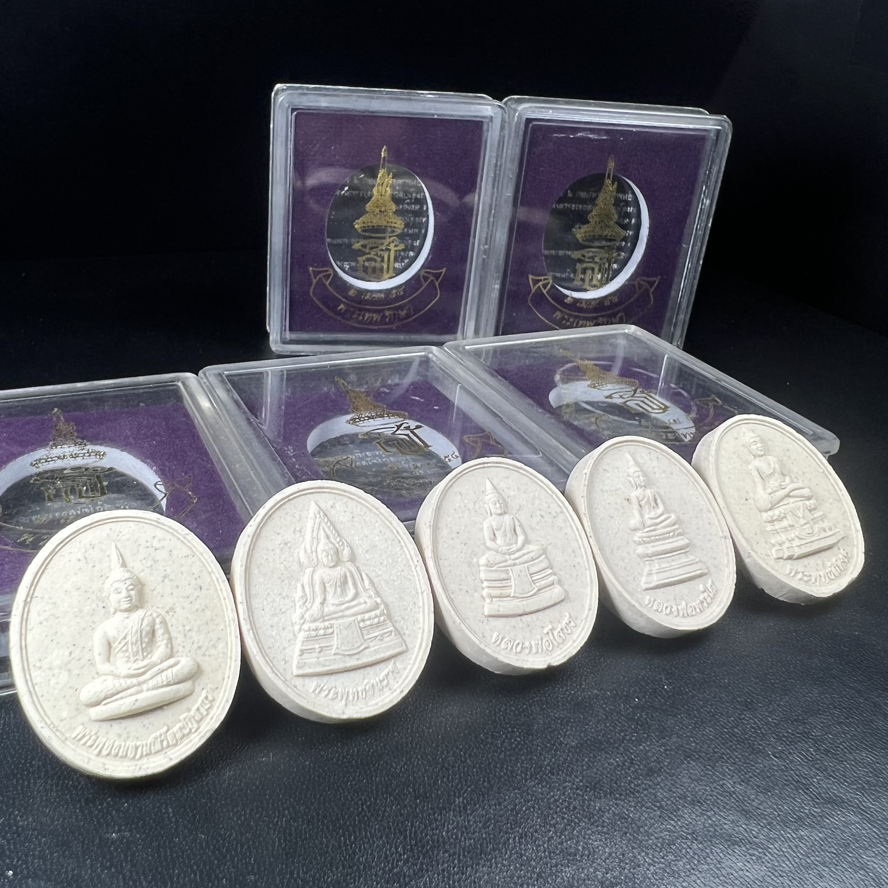 พระเบญจพุทธปาฏิหาริย์ สธ. รุ่น “พระเทพรักษา” ปี 2554 ชุดเนื้อผง ขนาด 2.5 ซม.(ครบชุด 5 องค์) พร้อมกล่องบรรจุเดิมครบสมบูรณ์(พิธีใหญ่ มหาพุทธาภิเษก 5 วัด 5 พิธี)