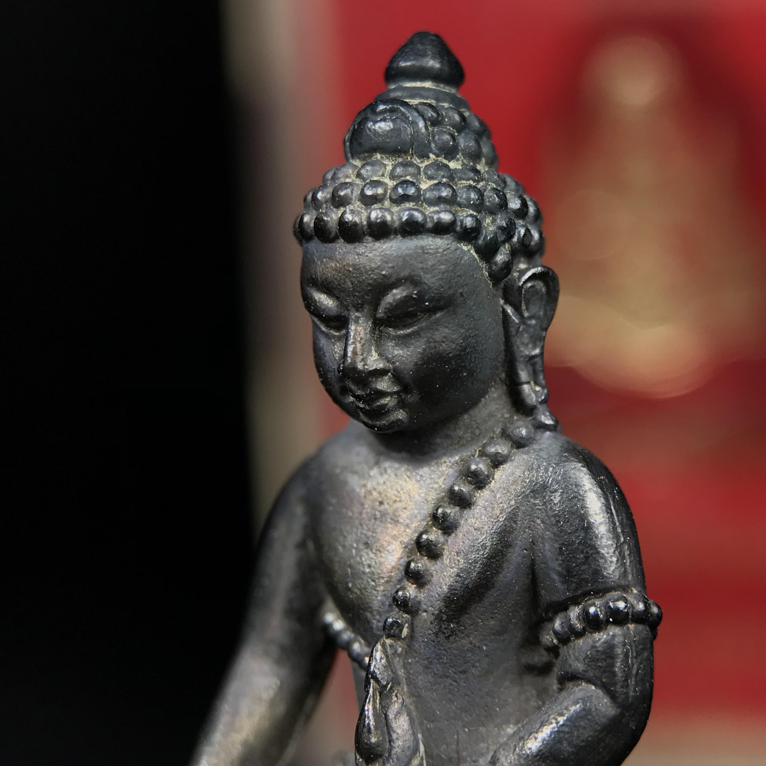 พระกริ่งปรมาภรณ์พุทธปัญญา(พระกริ่งศรีนคร 2) จัดสร้างเนื่องในมหามงคลสมัยเฉลิมพระชมน์พรรษา 5 รอบ องค์พระบาทสมเด็จพระเจ้าอยู่หัวรัชกาลที่9 ปี 2530 เนื้อนวโลหะ (ออกแบบโดยนายช่างเกษม มงคลเจริญ มีพระอาจารย์ไสว วัดราชนัดดา กรุงเทพ เป็นเจ้าพิธีครั้งสุดท้าย)