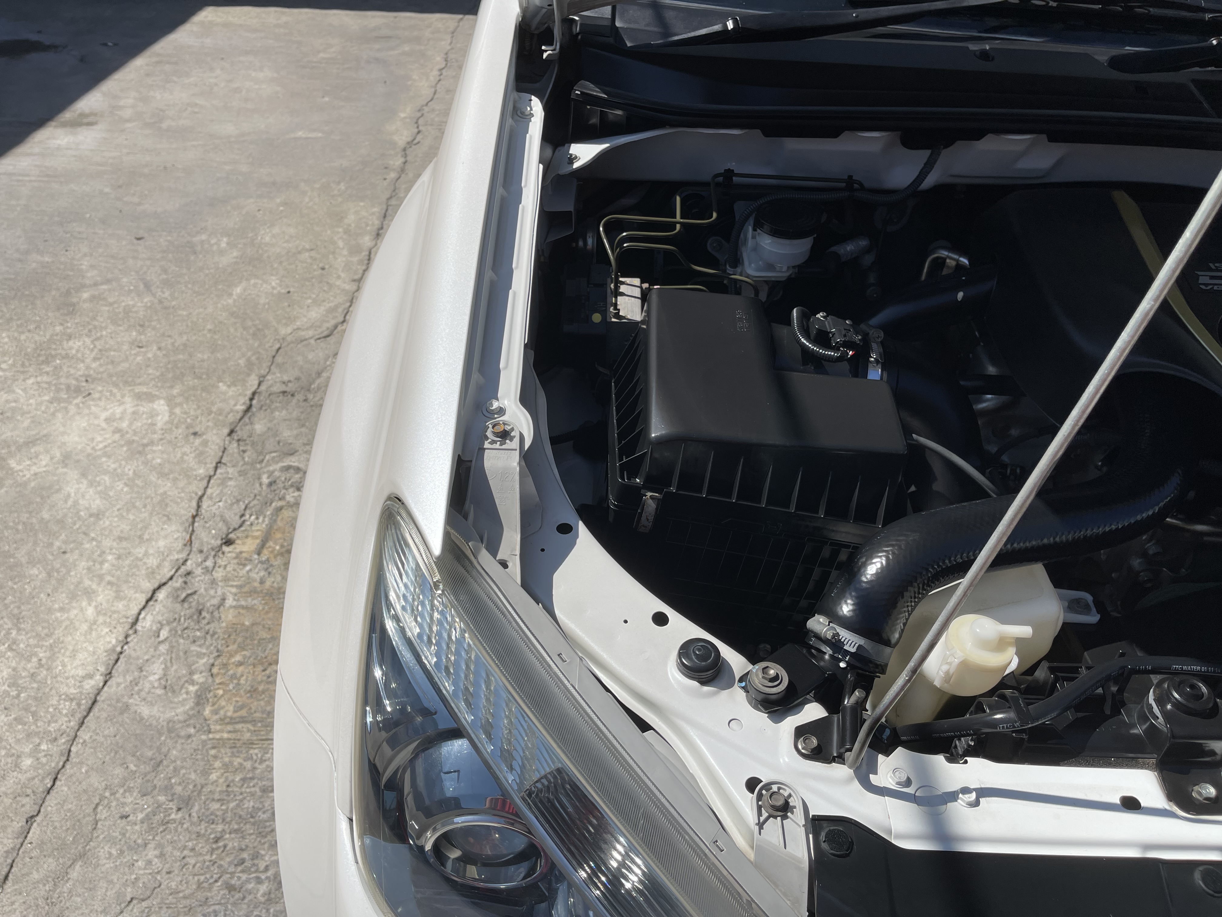 Isuzu Dmax All New 4ประตู Hilander 2.5 Vgs Z Dvd 2014 เงิน