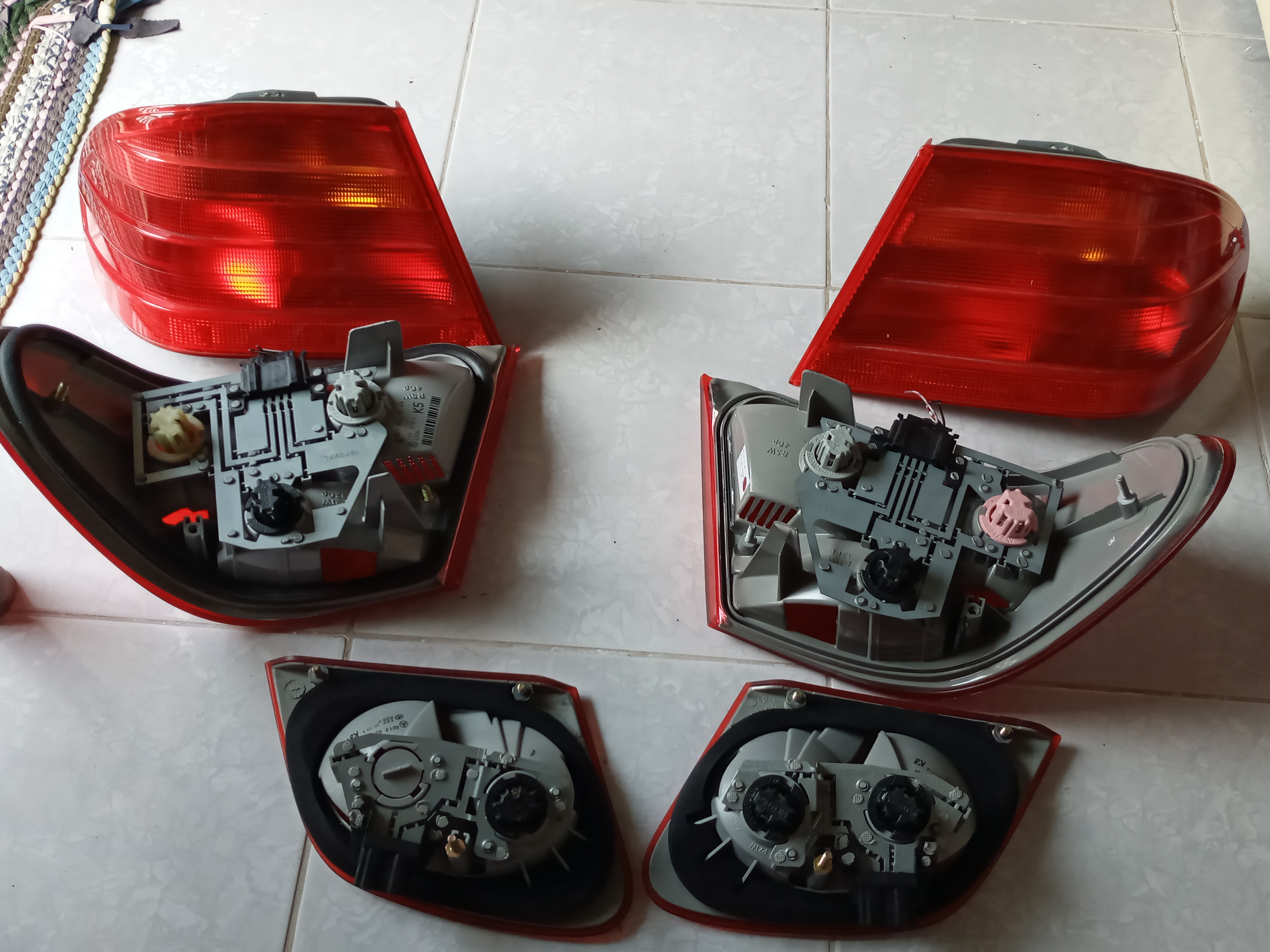 ไฟท้ายBENZ W210