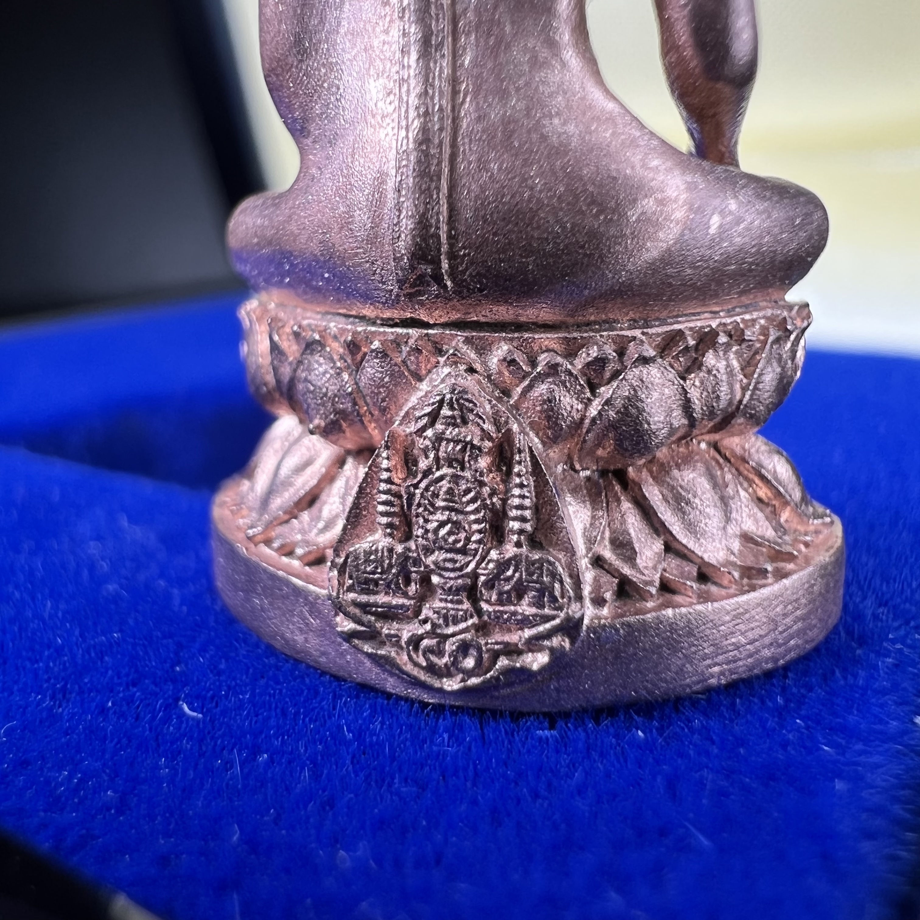 พระกริ่งพระพุทธนวราชบพิตร ครองสิริราชสมบัติครบ 50 ปี พ.ศ.2540 เนื้อนาก ชุดพระราชทาน(หายาก)