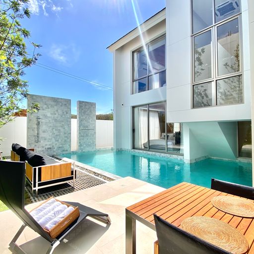 For Sales : Cherngtalay, Modern Contemporary Pool Villa , 3 bedrooms, 3 bathrooms