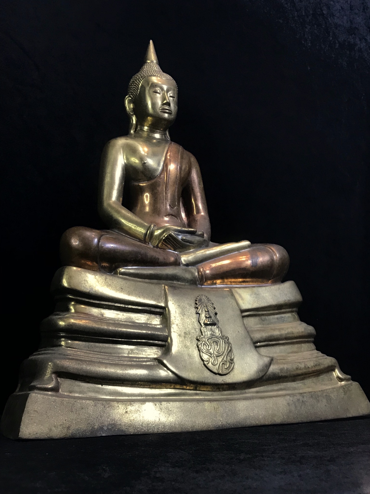 พระบูชาพระพุทธโสธร ภปร. รุ่นย้อนยุค ปี2539 กาญจนาภิเษกครองราชสมบัติครบ 50ปี หน้าตัก9นิ้ว เนื้อสามกษัตริย์ หมายเลข01344