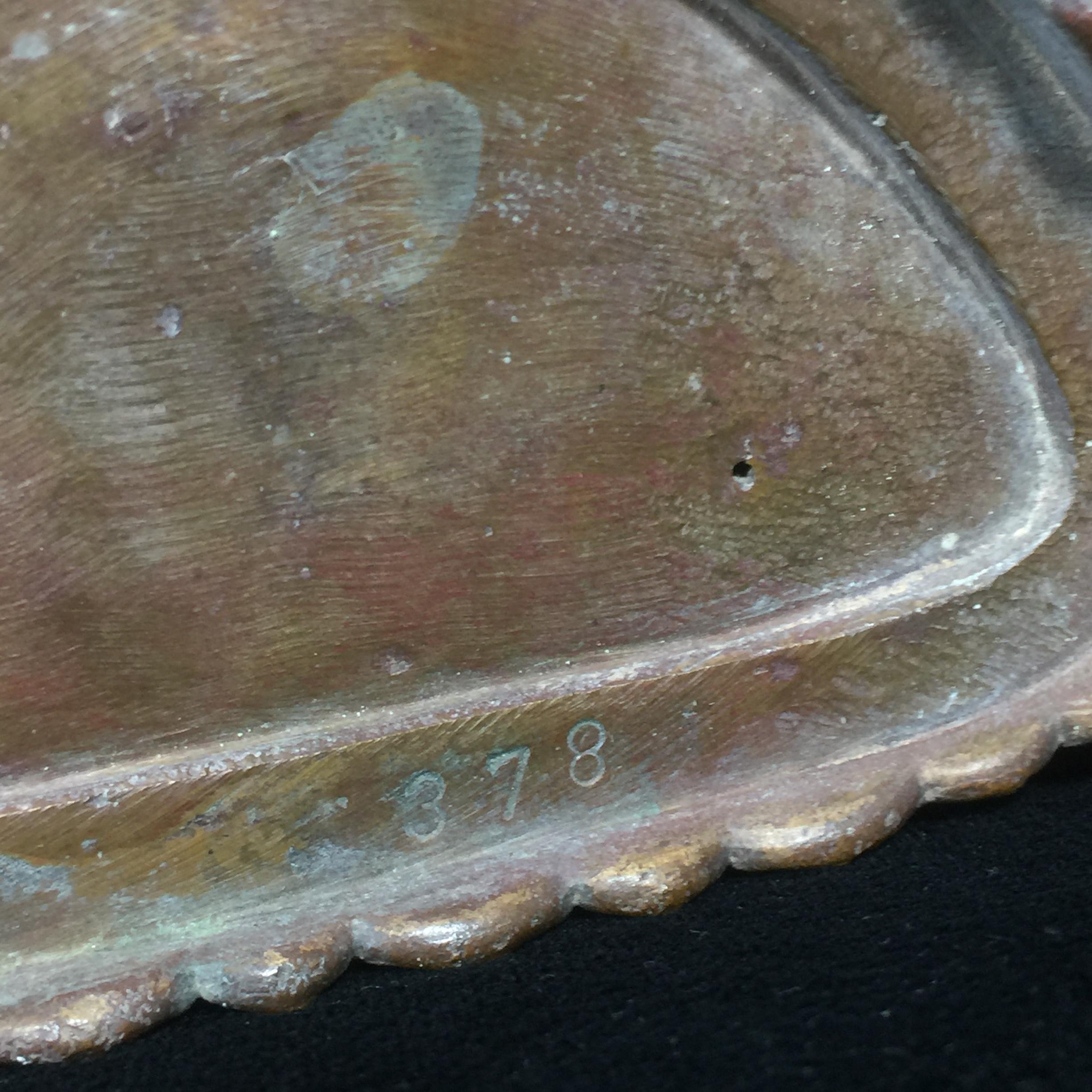 พระพุทธธรรมทิฐิศาสดา 50 ปี ธรรมศาสตร์ ปี 2527 หน้าตัก 5 นิ้ว 2 ถอด (ในหลวงรัชกาลที่9เสด็จในพิธีเททอง)(1ใน 1600 องค์)