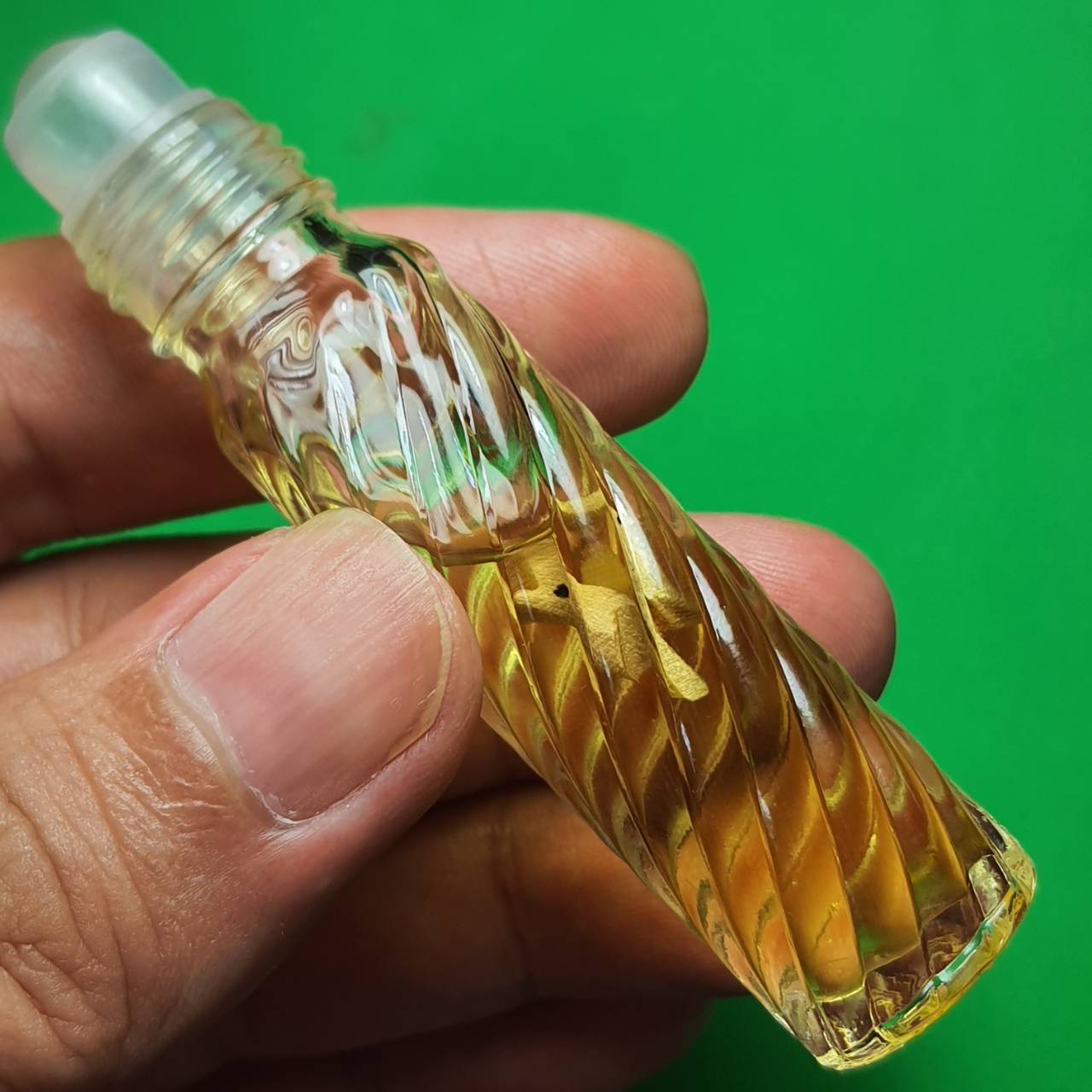 ของเสน่ห์ น้ำมันสาริกาไม้มะยม สาริกาไม้ สาริกาแท้ สาริกาค้าขาย น้ำมันสาริกา สาริกามหาลาภ สาริกาให้โชค สาริกาค้าขาย สาริกาลิ้นทอง สาริกามหาเสน่ห์