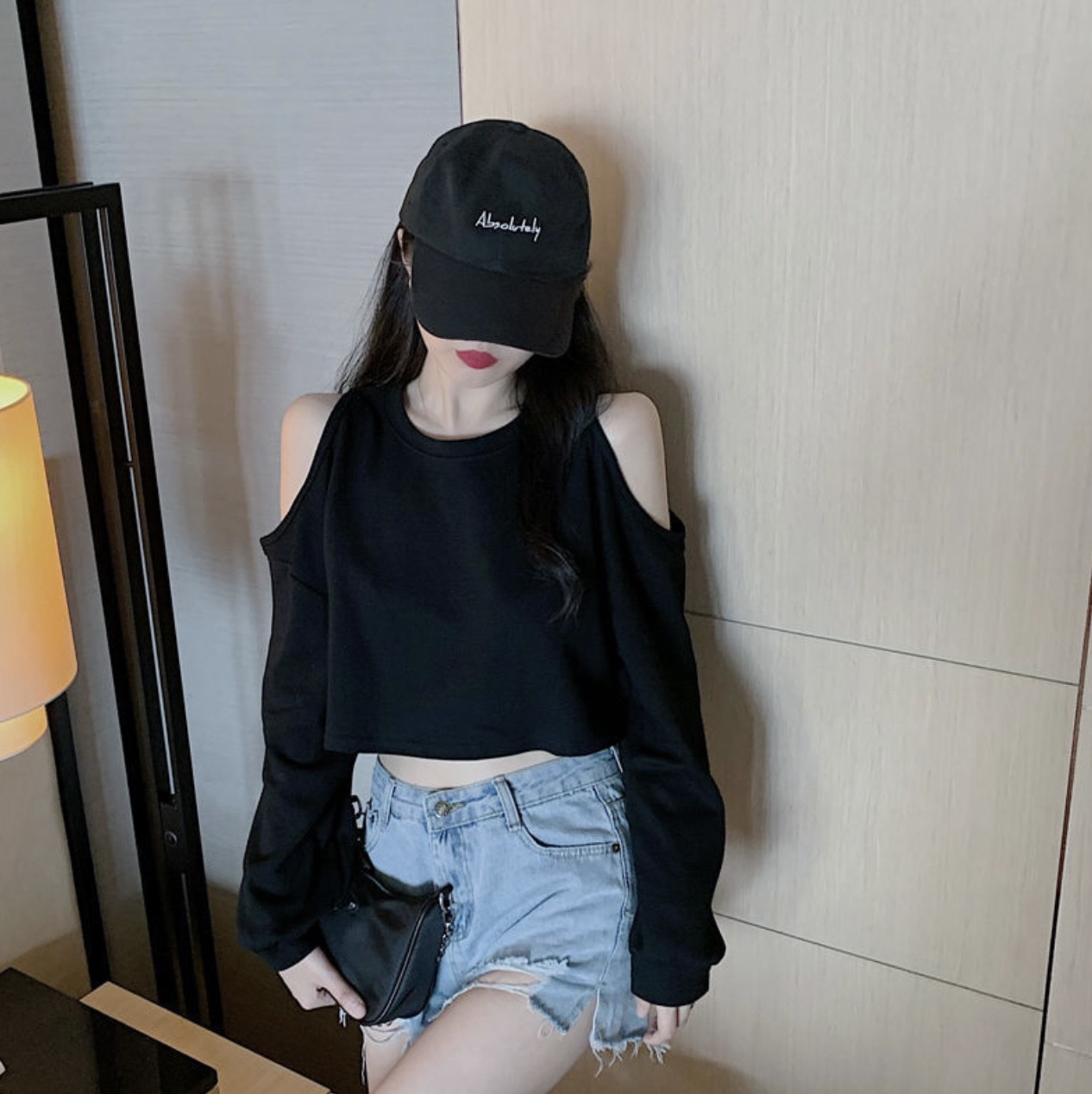 ไหล่เว้าสเวตเตอร์