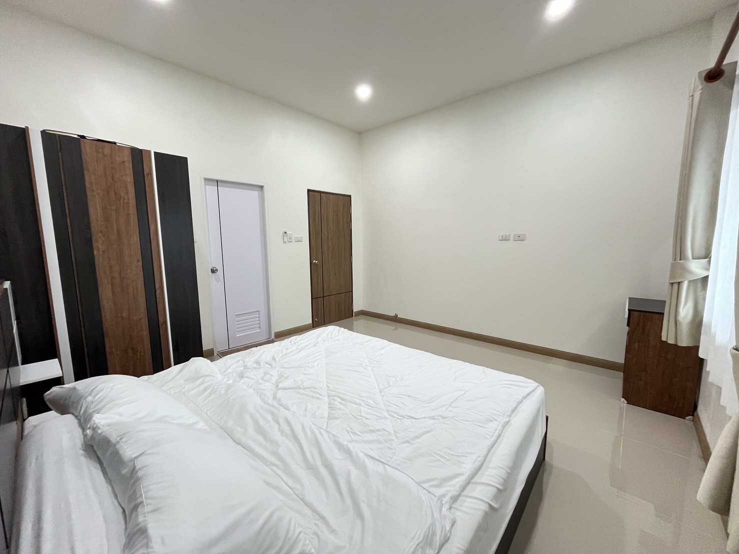 For Rent : Chalong, One-story townhome, 3 bedrooms 2 bathrooms