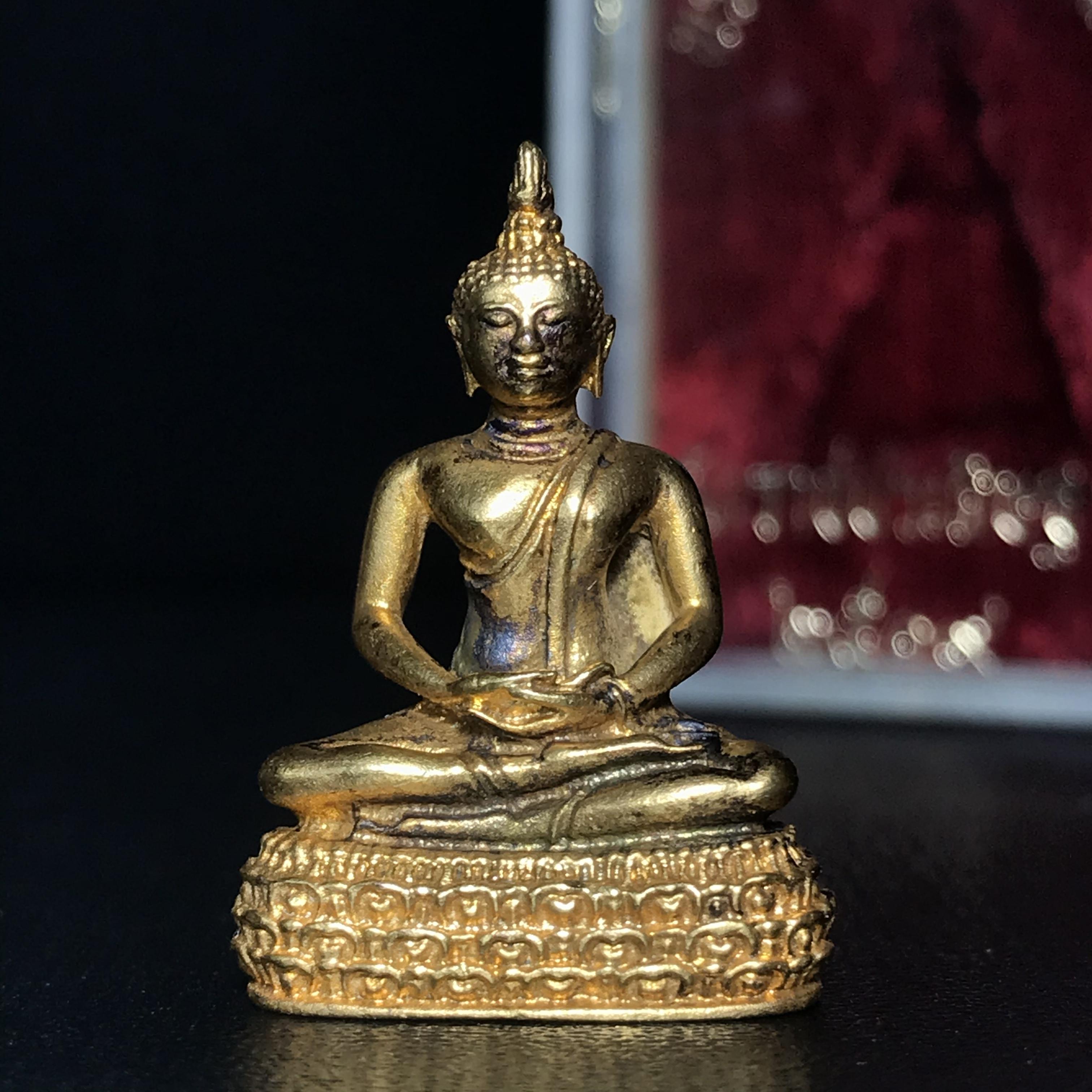 พระกริ่งพระพุทธสิหิงห์ วัดราชประดิษฐ์ ปี2519 เนื้อนวโลหะกะไหล่ทอง พร้อมกล่องบรรจุเดิม(ในหลวงรัชกาลที่9เสด็จในพิธี)