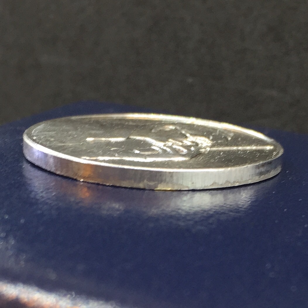 เหรียญที่ระลึกเฉลิมพระเกียรติ พระราชกรณียกิจ ด้านการสื่อสาร กรมไปรษณีย์โทรเลข ปี2539 เนื้อเงิน (ในหลวงทรงวิทยุ)