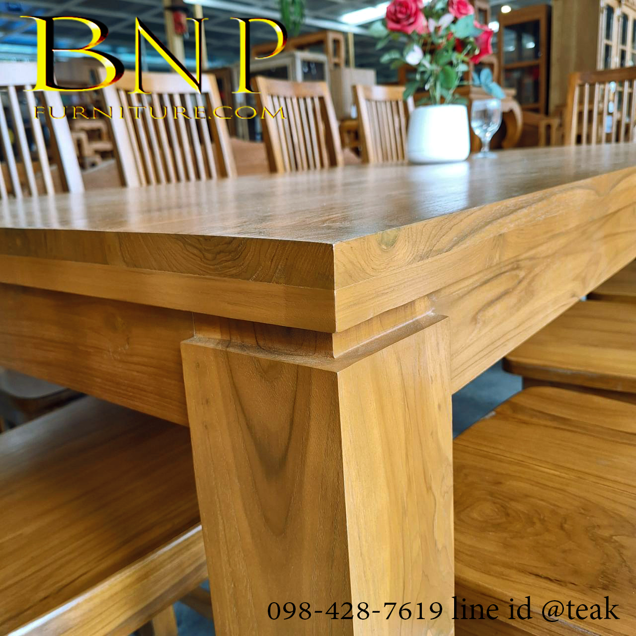 โต๊ะทานข้าวโมเดิร์น 10 ที่นั่ง รุ่น ไอริส