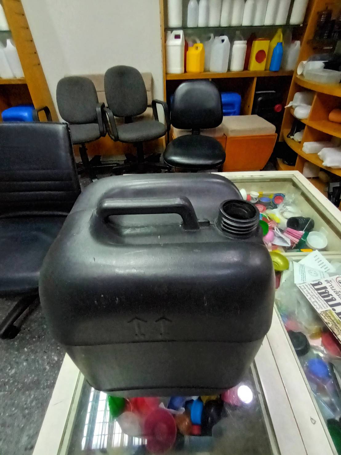 แกลลอน 25 ลิตร AD9 ดำ