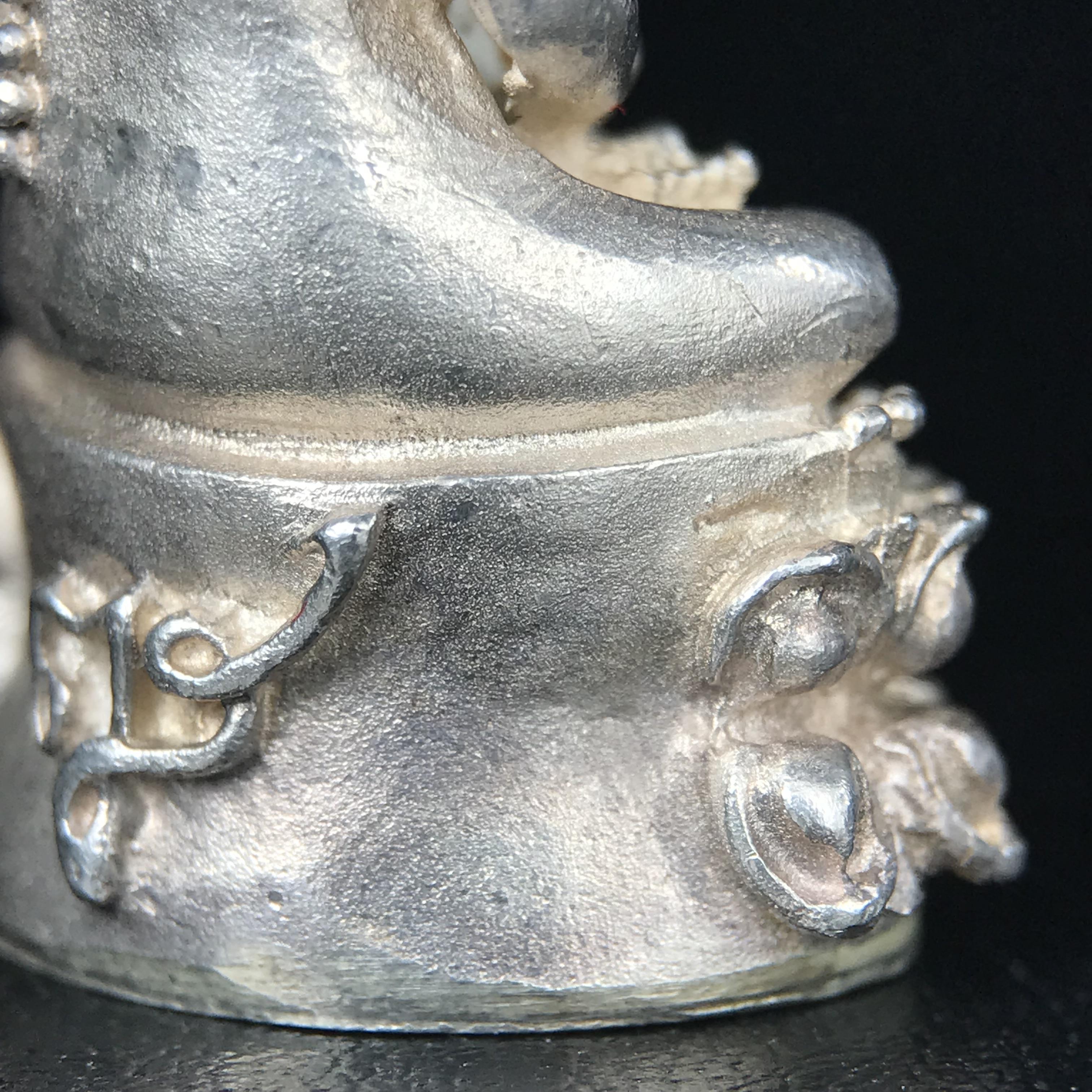 พระกริ่งญาณสังวร(พระกริ่ง ญส.)ปี 2519 เนื้อเงิน(สภาพสวยผิวเดิมขึ้นน้ำทองสวยมาก) สมเด็จพระญาณสังวรและหลวงพ่อคูณ ปริสุทโธ จับสายสูตรร่วมกันในพิธีเททอง ณ อุโบสถวัดบวรนิเวศวิหาร(พิธีใหญ่ เจตนาดี หลวงปู่โต๊ะร่วมปลุกเสก)(แบบนี้ไม่ควรพลาด)หายาก 1ใน 999 องค์