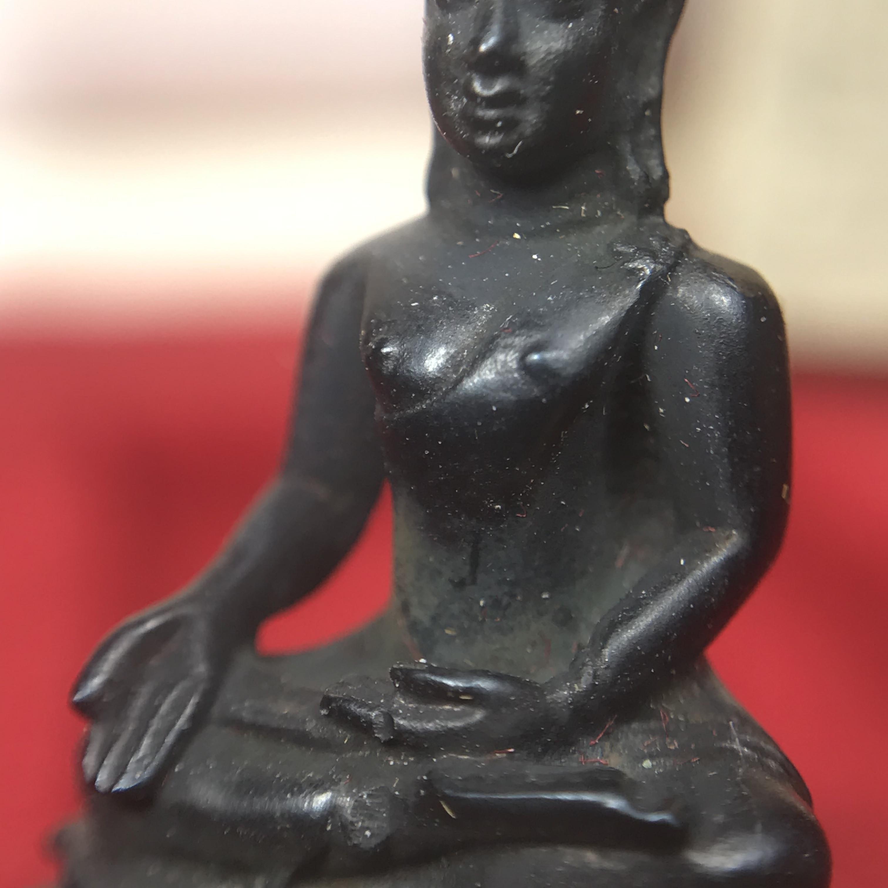 ชุดพระกริ่งไพรีพินาศ(รุ่นแรก สมเด็จพระญาณสังวร) เนื่องในพระบรมราชวโรกาสพระบาทสมเด็จพระเจ้าอยู่หัวรัชกาลที่9 เสด็จพระราชดำเนิน ในงานตัดลูกนิมิตสีมาอุโบสถ วัดเพชรวราราม จ.เพชรบูรณ์ ปี ๒๕๒๐ รุ่นเขาค้อ (ชุดกรรมการ ได้รับพระราชทาน พบเจอและหายากมากในปัจจุบัน)