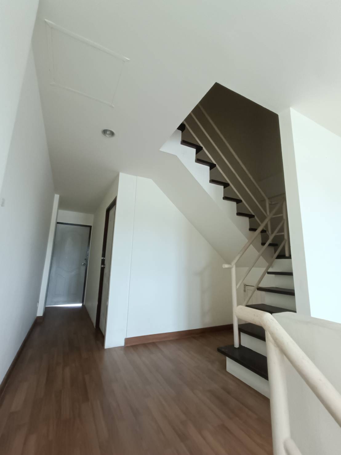 For Sales : Thalang, 4-Storey Commercial Building, 6 bedroom 6 bathroom