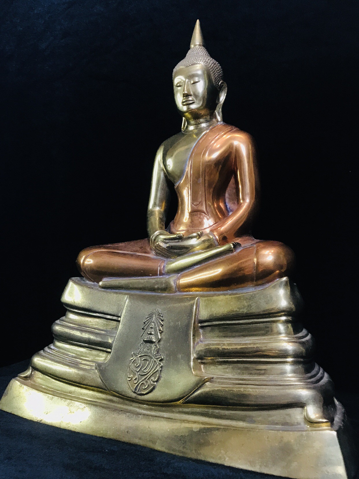 พระบูชาพระพุทธโสธร ภปร. รุ่นย้อนยุค ปี2539 กาญจนาภิเษกครองราชสมบัติครบ 50ปี หน้าตัก9นิ้ว เนื้อสามกษัตริย์ หมายเลข01314