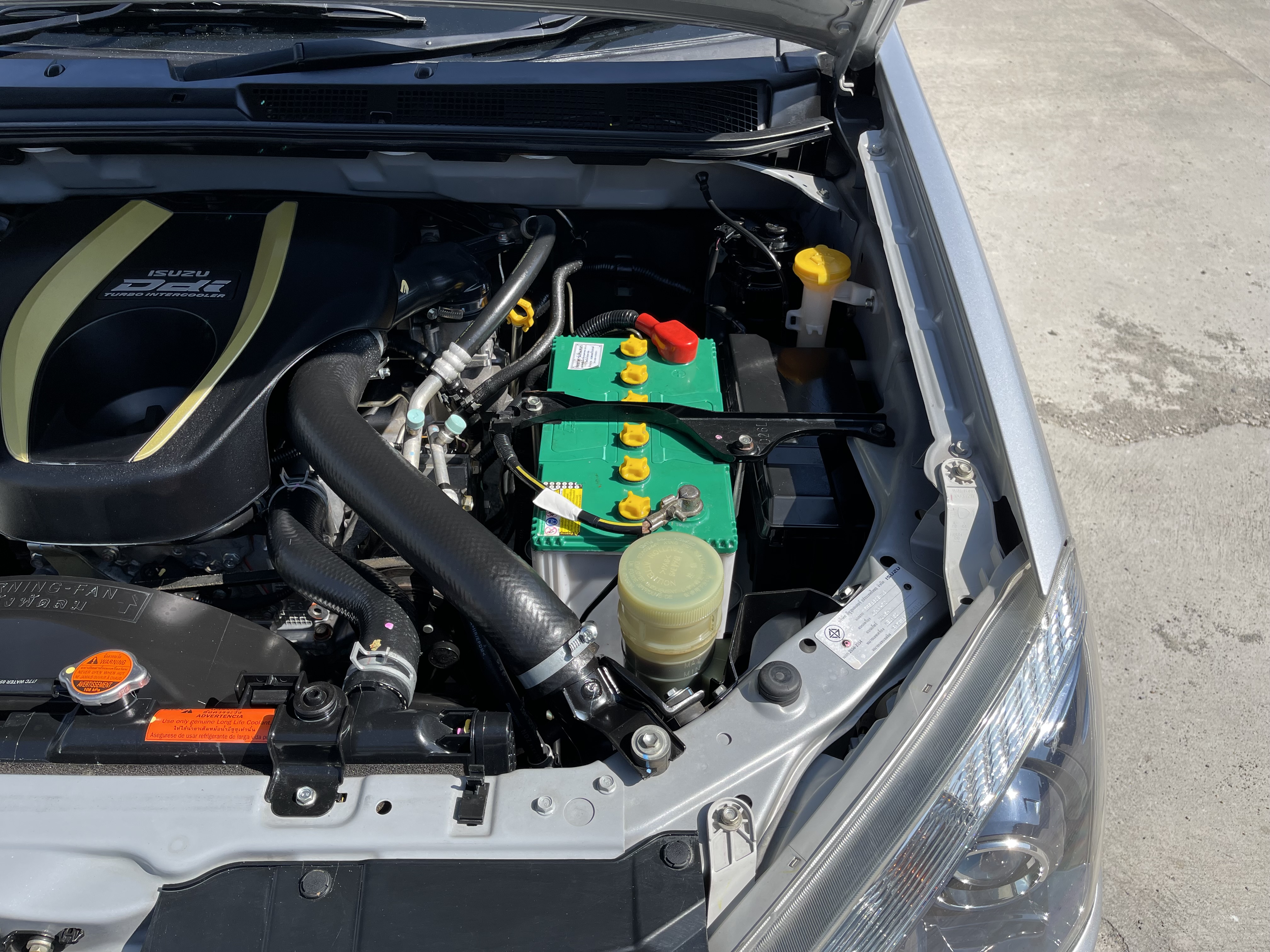 Isuzu Dmax All New Cab 2.5 L 2015 เงิน