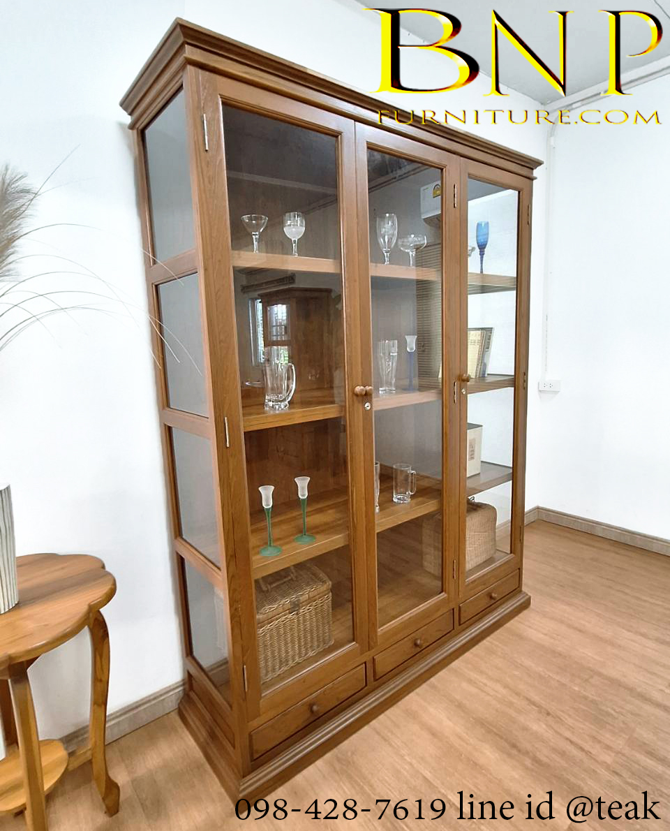 ตู้โชว์ไม้สัก รุ่น บุญยืน