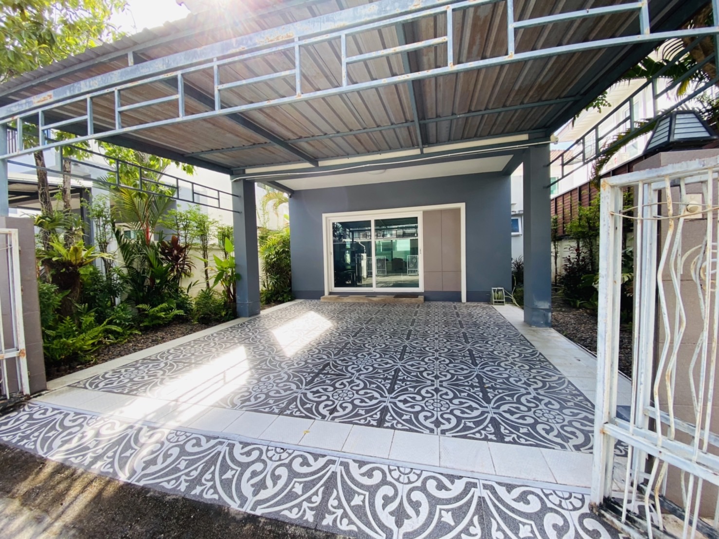 For Rent : Kohkaew, 2-story detached house, 3 Bedrooms 2 Bathrooms