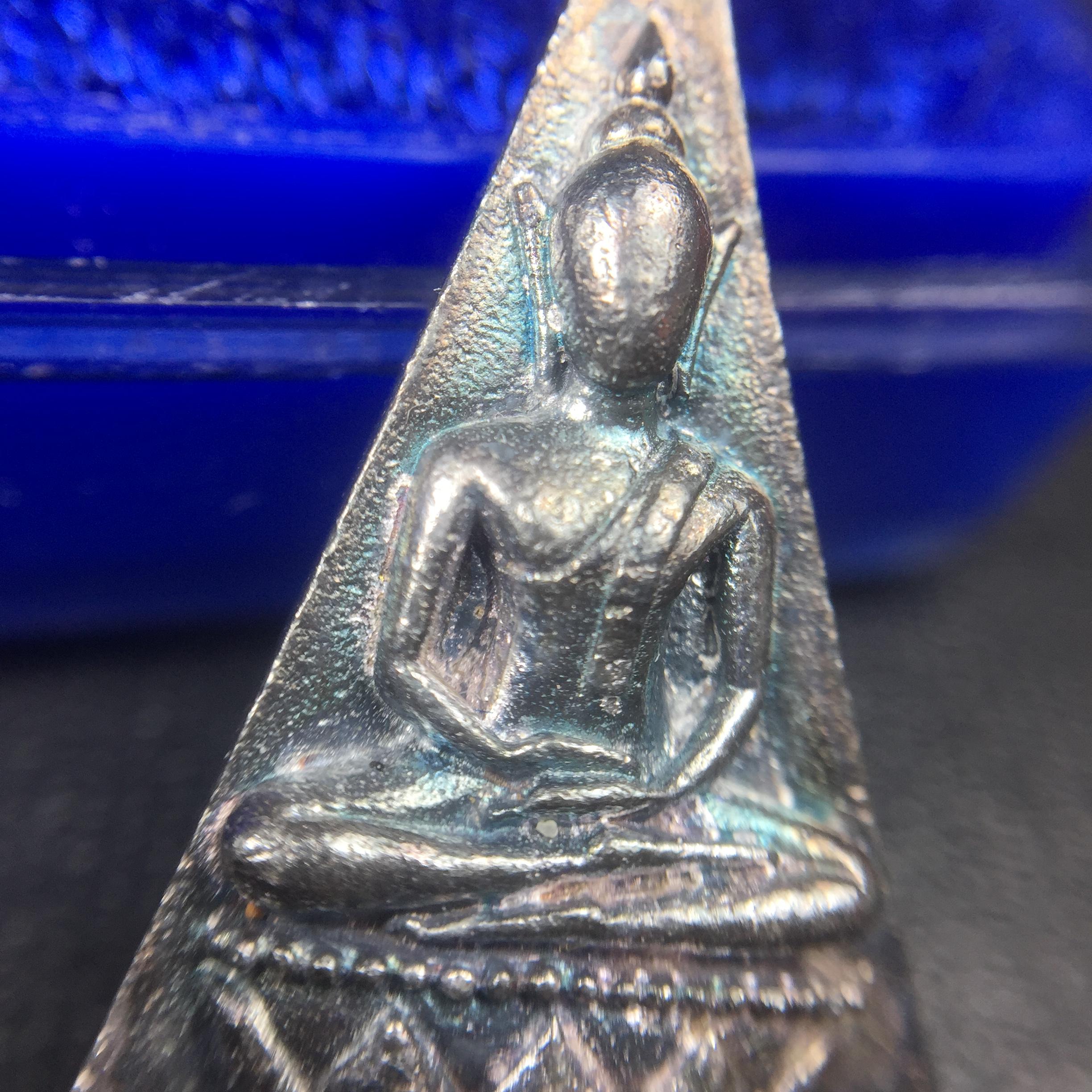 พระกำลังแผ่นดิน (สมเด็จจิตรลดา2) จัดสร้างเฉลิมพระเกียรติ ร.9 ครองราชย์ 50 ปี 2539 เนื้อเงิน+เนื้อนวโลหะ(สร้างน้อยหายาก)พร้อมกล่องบรรจุเดิม(1ใน2539องค์)