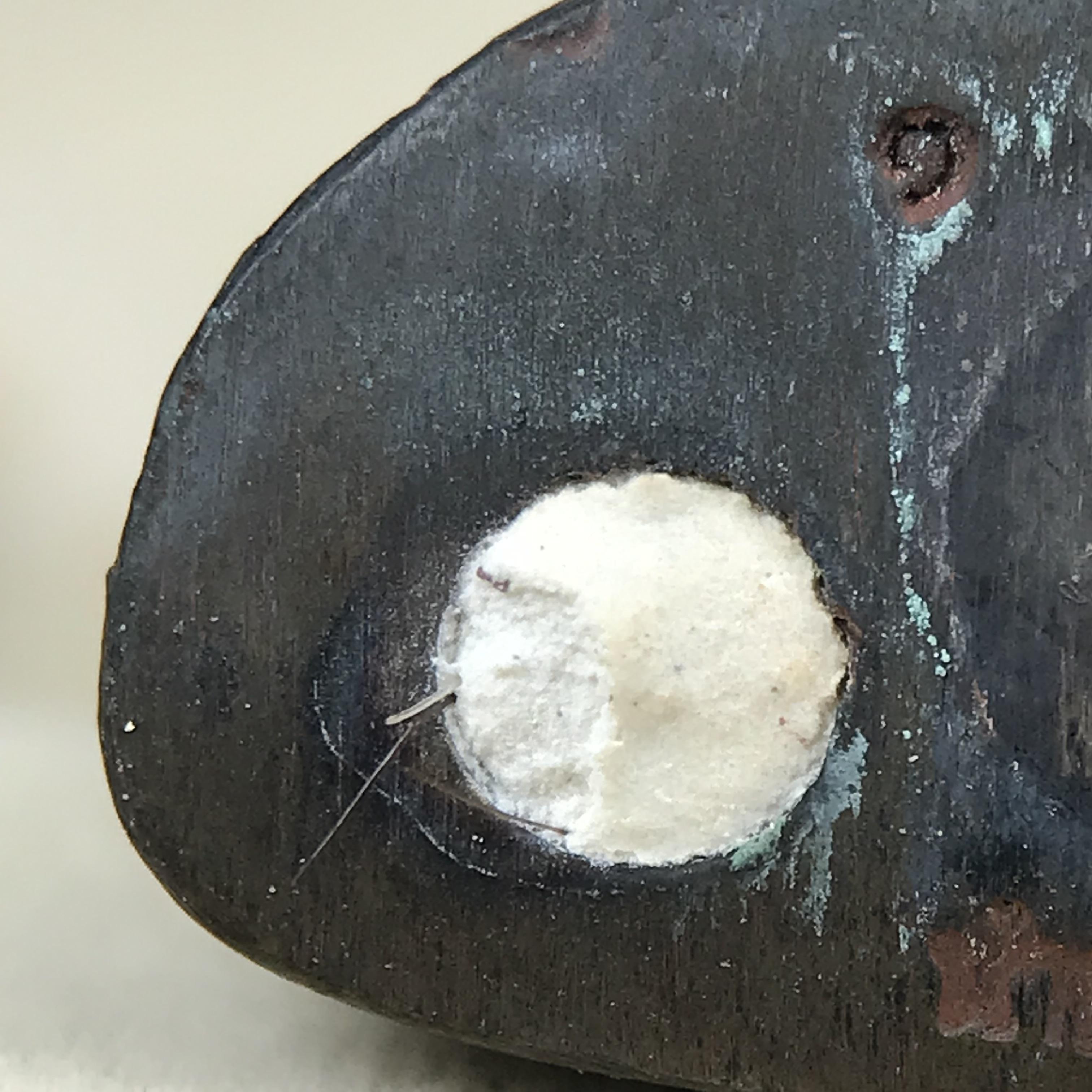 พระกริ่ง-พระชัยวัฒน์ ไพรีพินาศ ญสส.รุ่น นวฤทธิ์โภคทรัพย์ ปี 2544 อุดผงพุทธคุณ บรรจุมวลสารจิตรลดา และเส้นพระเกศาของสมเด็จพระญาณสังวร พระสังฆราชฯ พร้อมกล่องบรรจุเดิม เนื้อนวโละผิวปัดแต่ง(นำฤกษ์) ชุดหมายเลข ๑๙(1ใน 999 ชุด) หายากพบเจอน้อยมาก