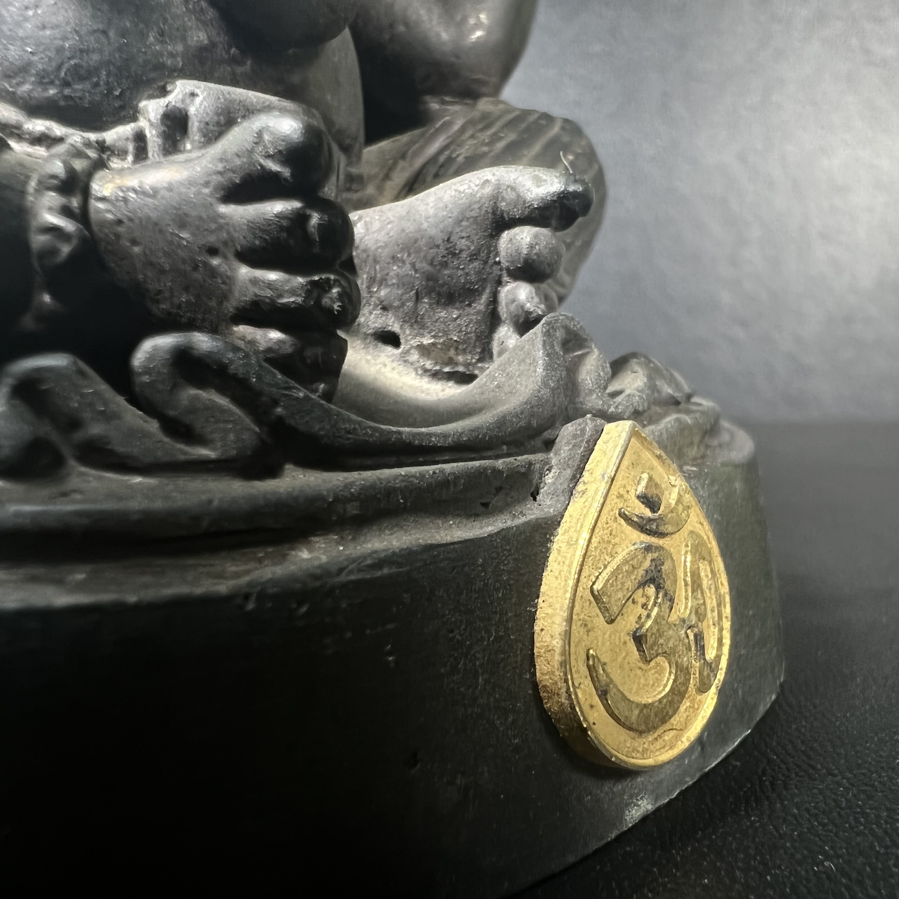 พระพิฆเนศ กรมศิลปากร ปี2547 ขนาดบูชาหน้าตัก 3 นิ้ว โลหะผสมเนื้อดี มีโค๊ดหมายเลขกำกับNo.993 (1 ใน 5000 องค์)รุ่นยอดนิยมหายาก