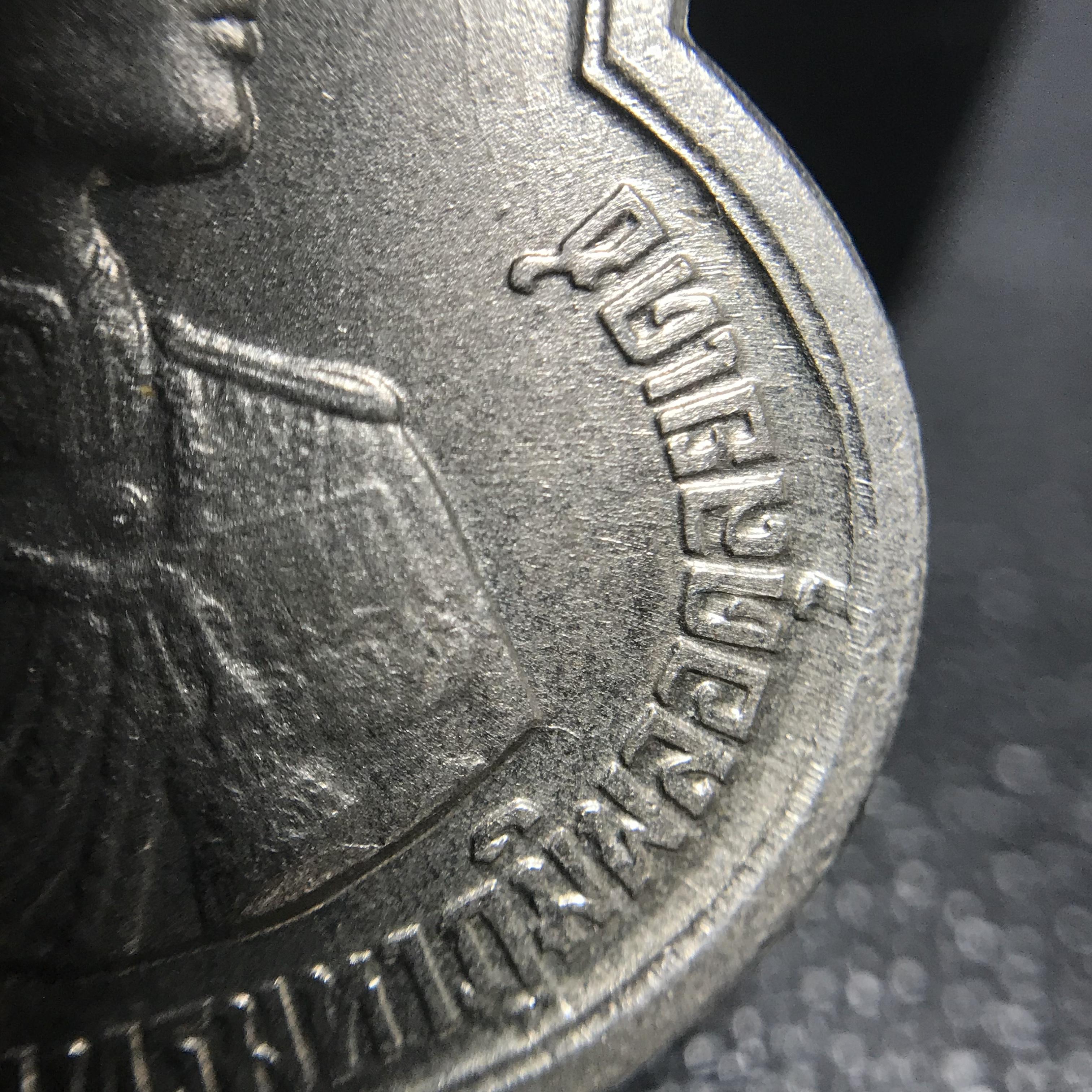 เหรียญอนุสรณ์มหาราช 3รอบ รัชกาลที่9 ปี2506 เนื้ออัลปาก้า โค๊ด "สว" สายโซ่คล้องเดิม(สภาพคัดสวยผิวเดิมโค๊ต “สว” ด้านซ้ายหายากนิยม)