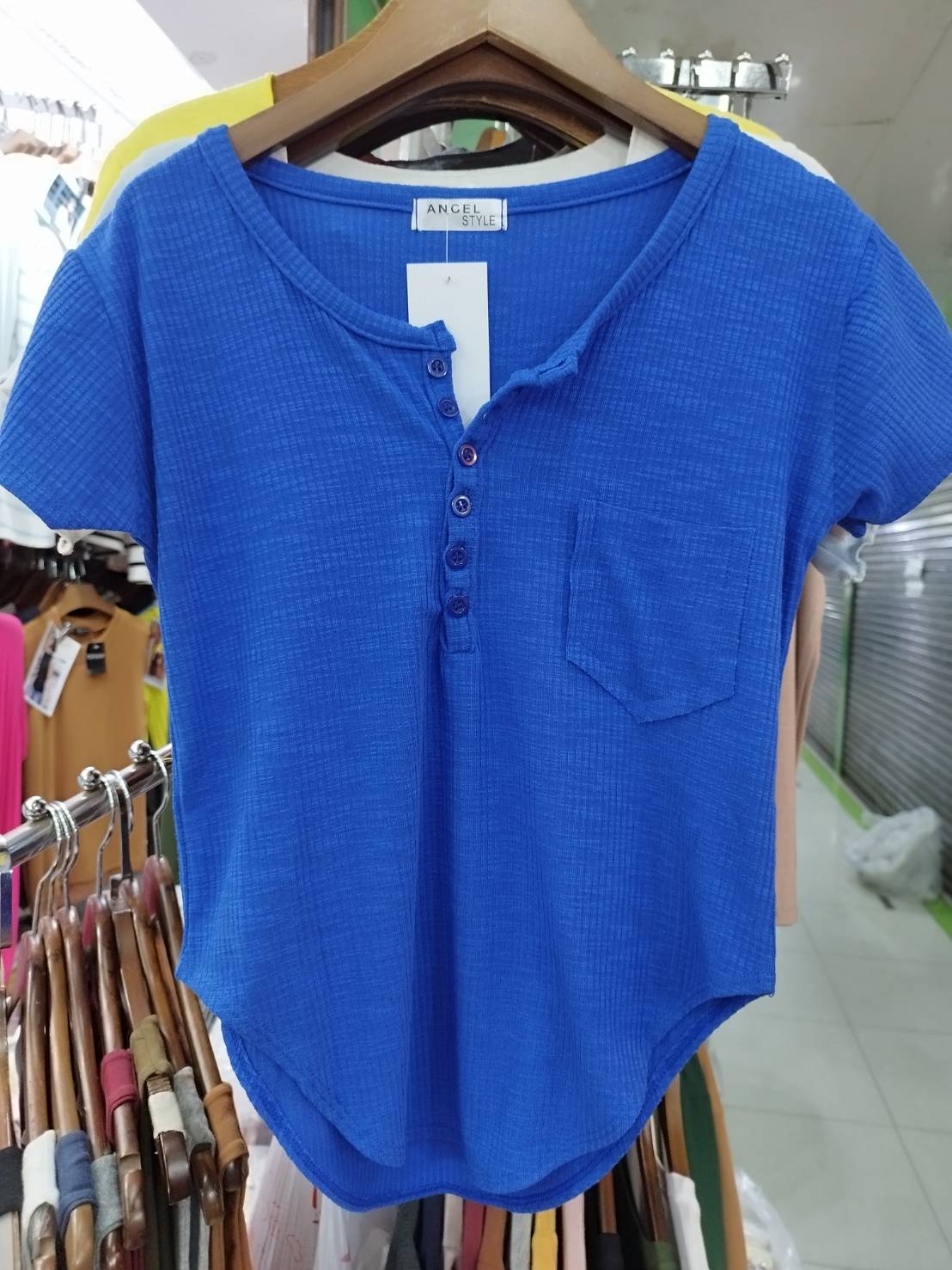 กระดุมแขนสั้น